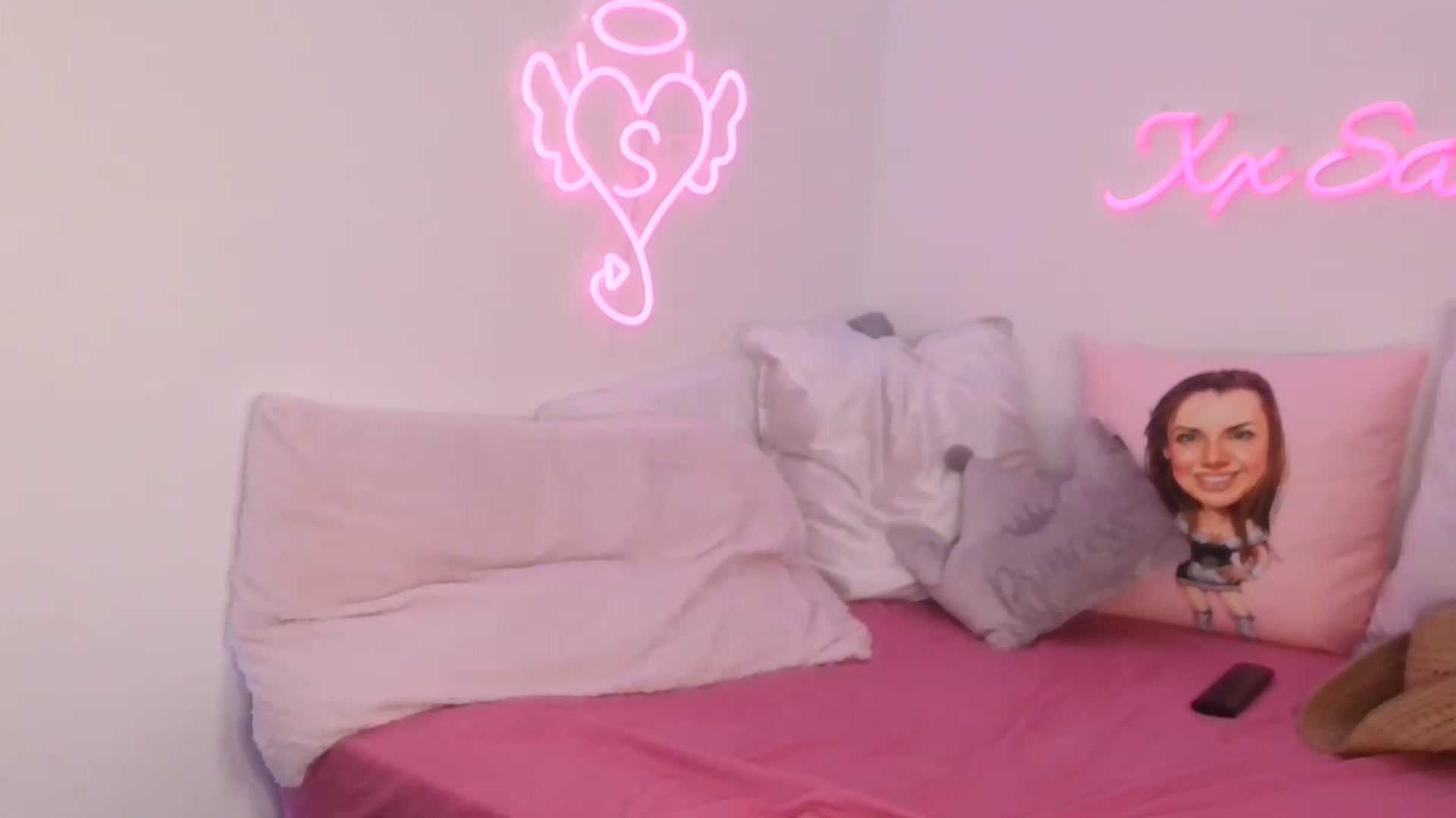 Gallery image thumbnail from innocentSamx's myfreecams stream on, 05/13/2023, 15:24 image 10 of 20