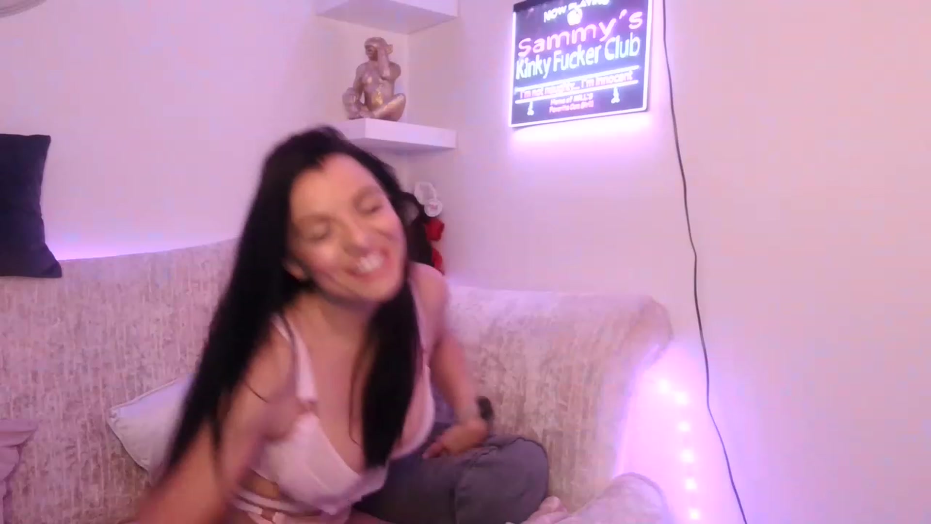 Gallery image thumbnail from innocentSamx's myfreecams stream on, 05/31/2023, 14:23 image 10 of 20