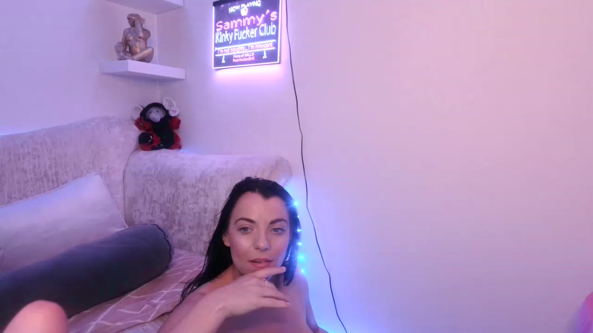 Gallery image thumbnail from innocentSamx's myfreecams stream on, 05/31/2023, 16:17 image 3 of 20