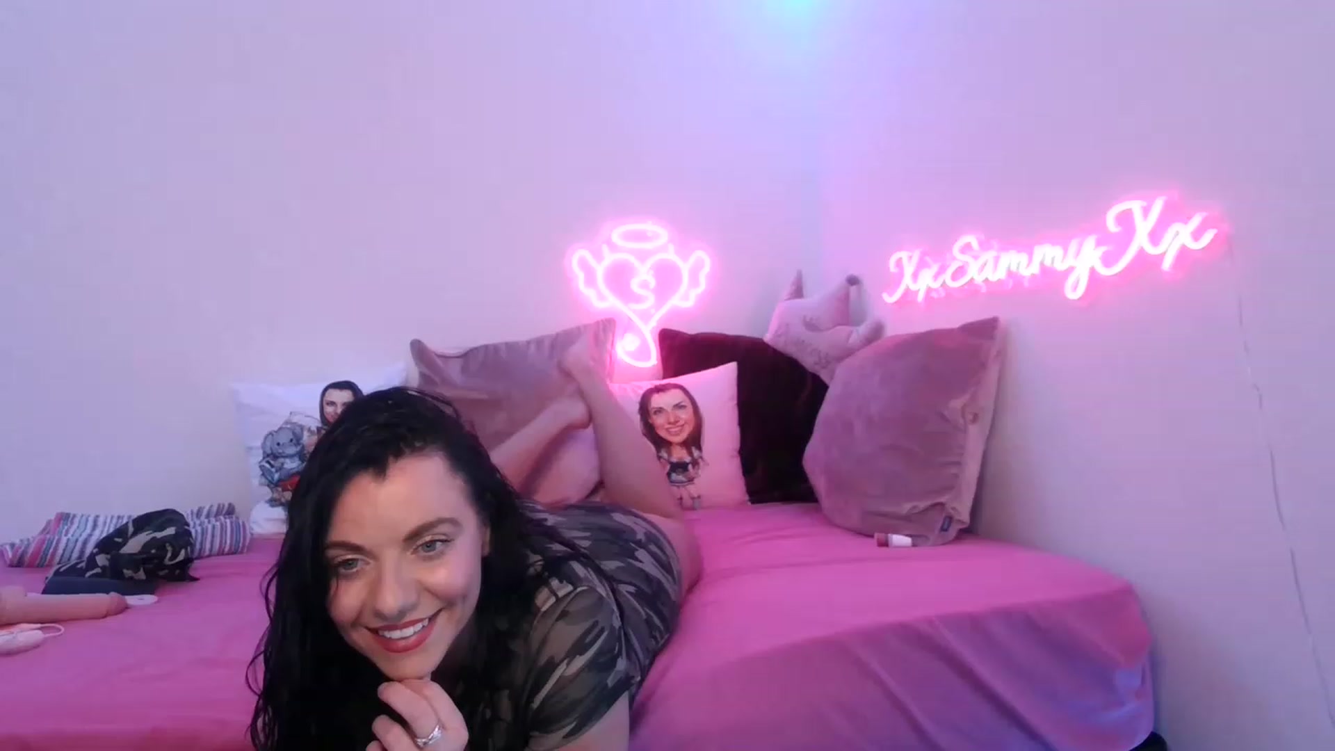 Gallery image thumbnail from innocentSamx's myfreecams stream on, 06/02/2023, 12:33 image 18 of 20