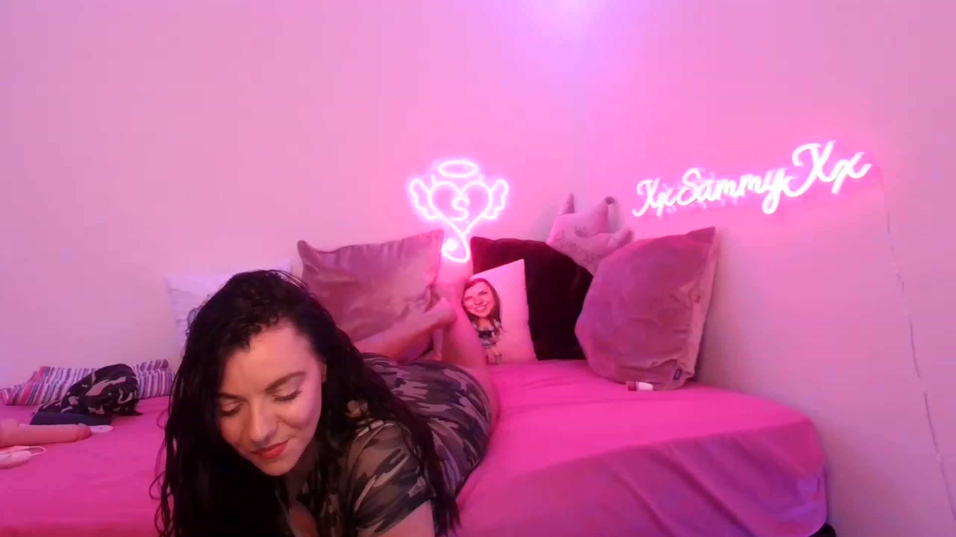 Gallery image thumbnail from innocentSamx's myfreecams stream on, 06/02/2023, 12:33 image 19 of 20