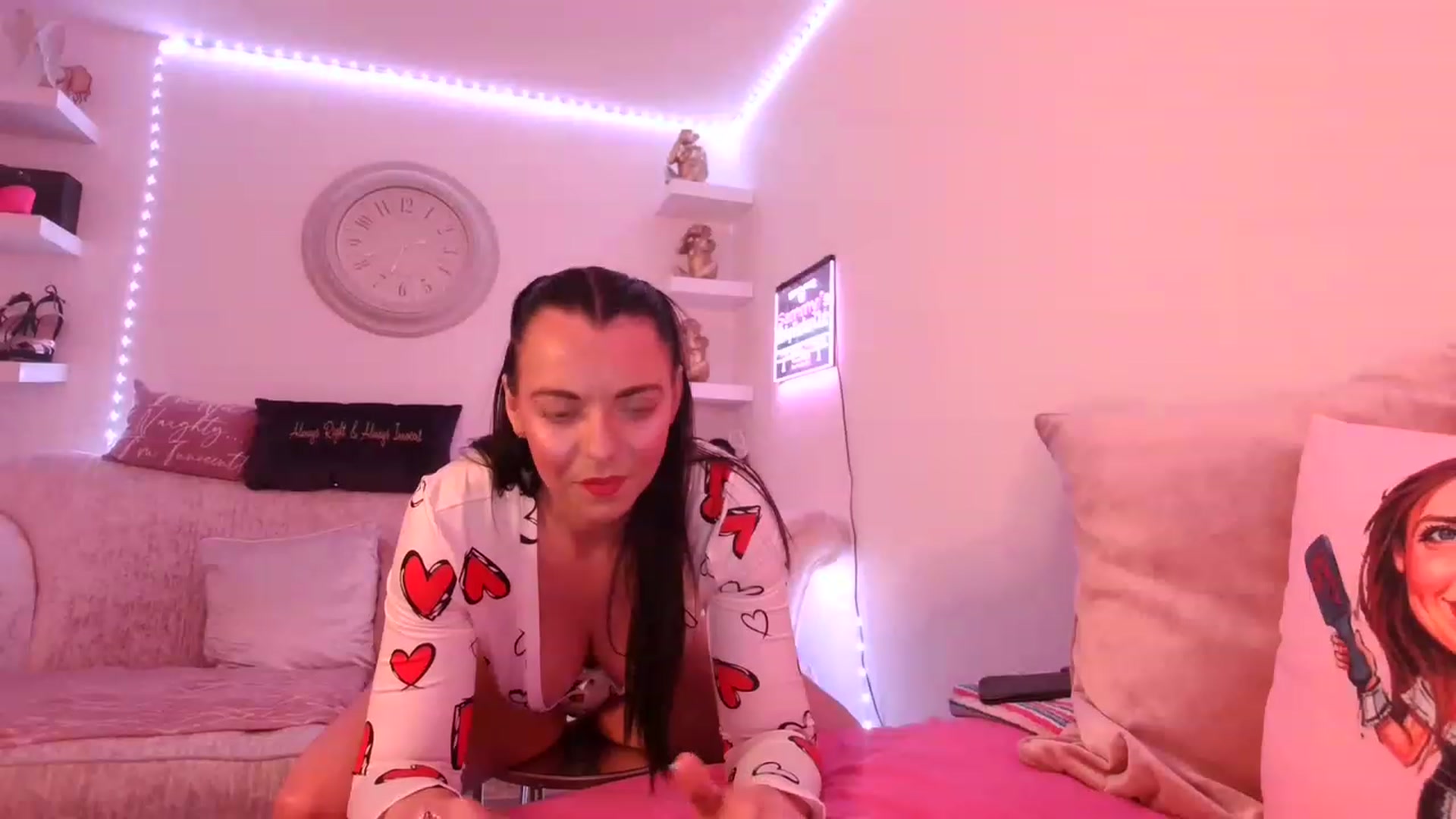 Gallery image thumbnail from innocentSamx's myfreecams stream on, 06/05/2023, 21:42 image 7 of 20