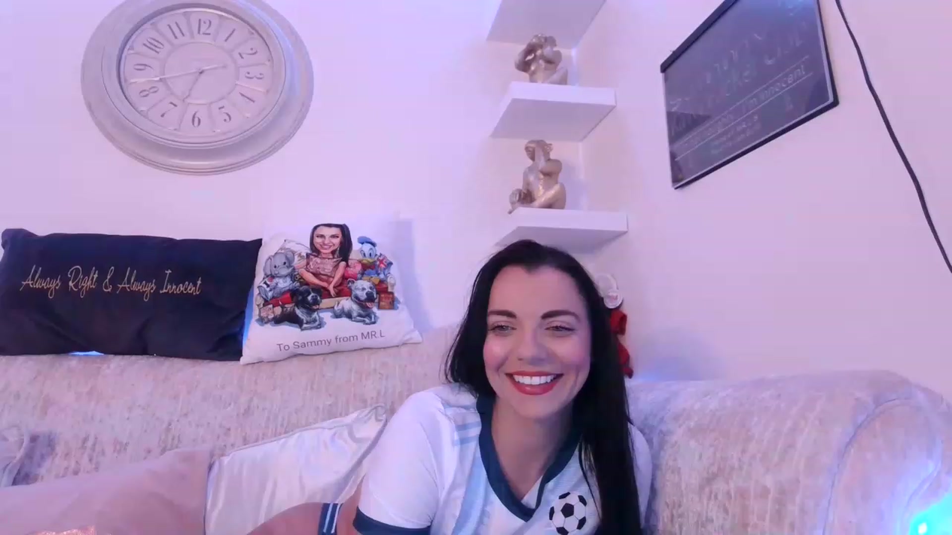 Gallery image thumbnail from innocentSamx's myfreecams stream on, 06/17/2023, 11:59 image 4 of 20