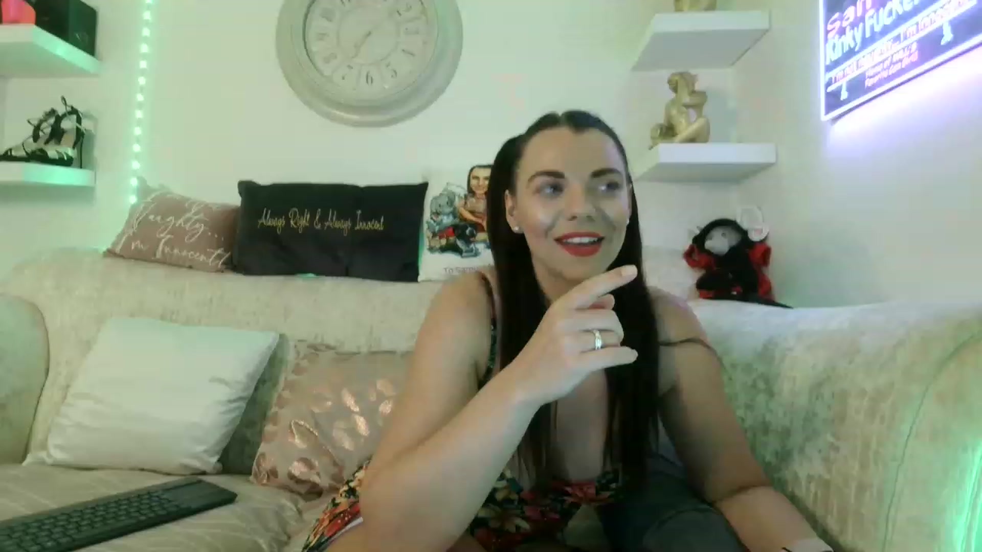 Gallery image thumbnail from innocentSamx's myfreecams stream on, 06/24/2023, 18:16 image 14 of 20