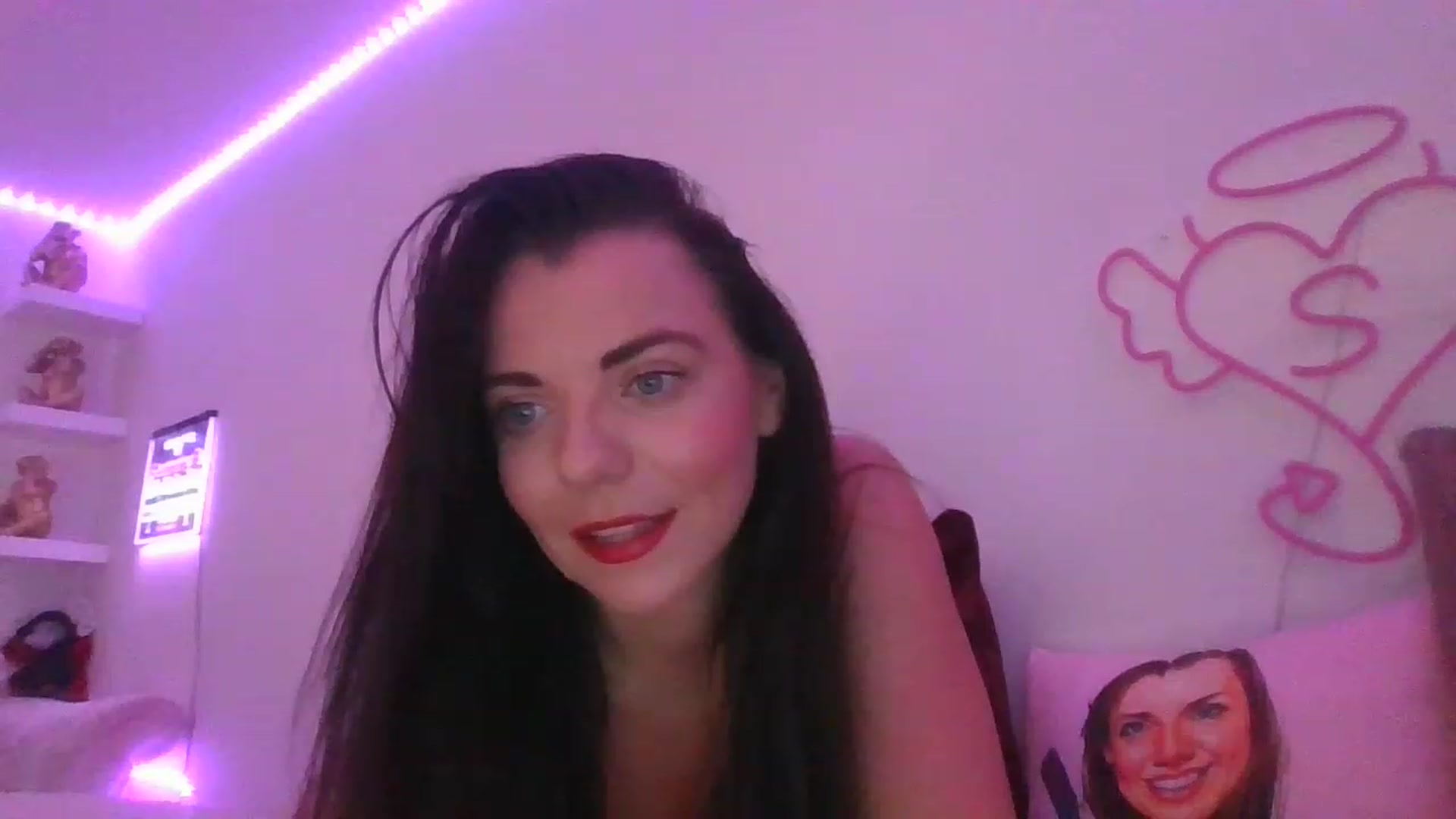 Gallery image thumbnail from innocentSamx's myfreecams stream on, 06/25/2023, 10:29 image 4 of 20