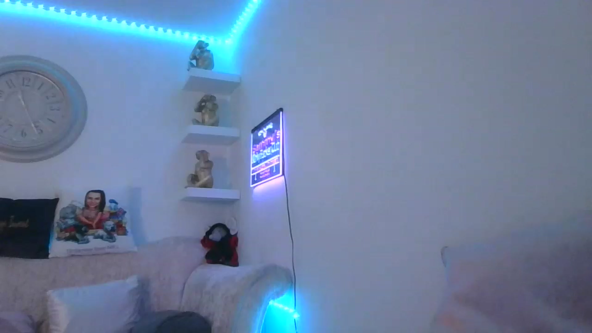 Gallery image thumbnail from innocentSamx's myfreecams stream on, 06/25/2023, 10:29 image 18 of 20