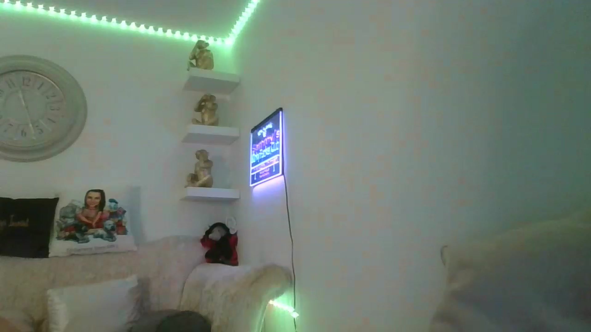Gallery image thumbnail from innocentSamx's myfreecams stream on, 06/25/2023, 10:29 image 19 of 20