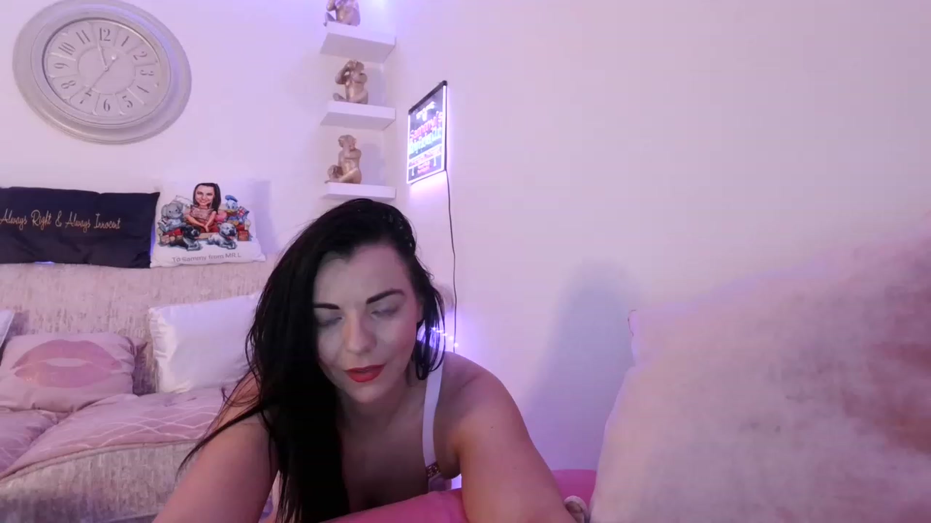 Gallery image thumbnail from innocentSamx's myfreecams stream on, 06/25/2023, 10:50 image 1 of 20