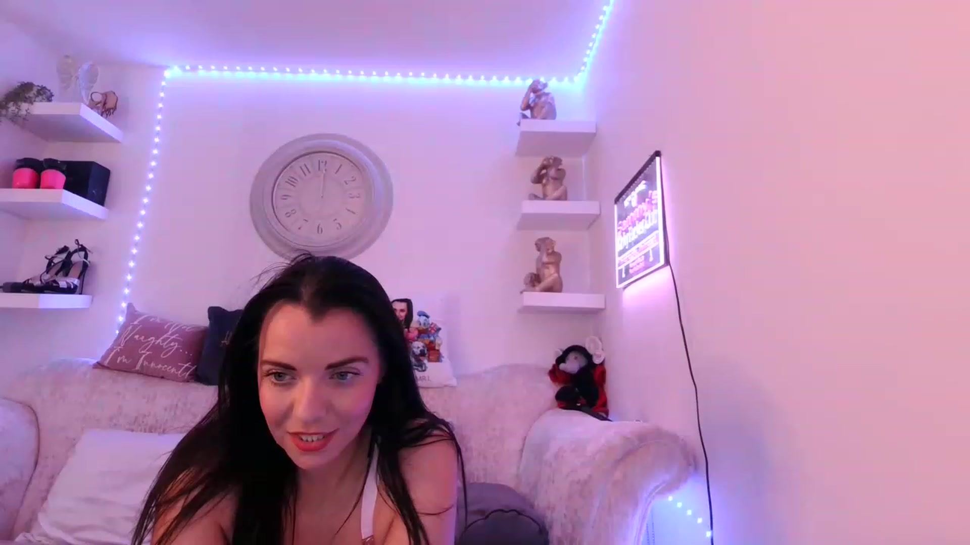 Gallery image thumbnail from innocentSamx's myfreecams stream on, 06/25/2023, 11:06 image 12 of 20