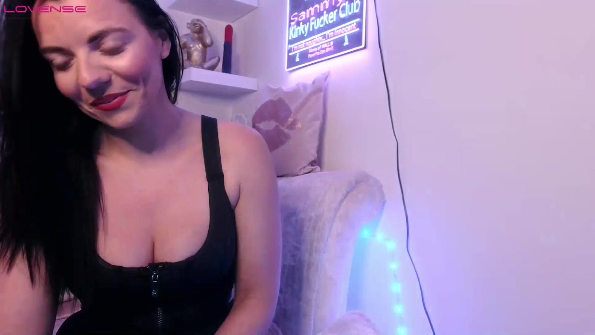 Gallery image thumbnail from innocentSamx's myfreecams stream on, 07/06/2023, 19:57 image 14 of 20