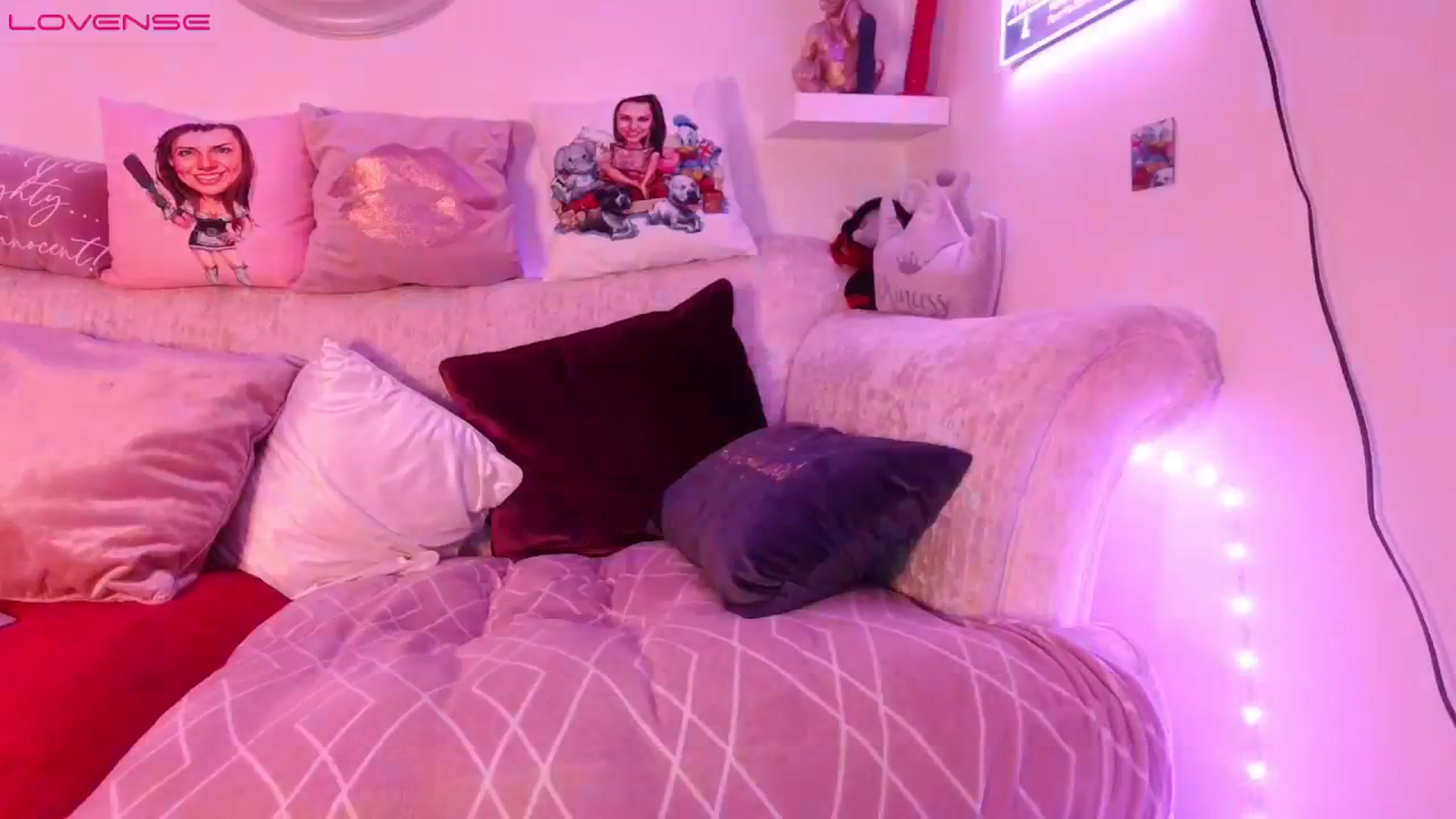Gallery image thumbnail from innocentSamx's myfreecams stream on, 07/22/2023, 16:16 image 13 of 20
