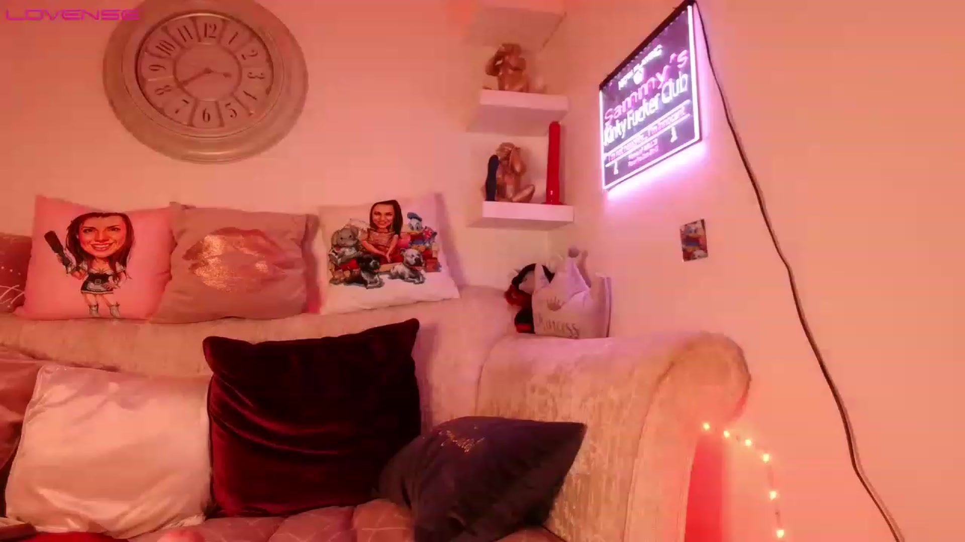 Gallery image thumbnail from innocentSamx's myfreecams stream on, 07/24/2023, 19:21 image 5 of 20