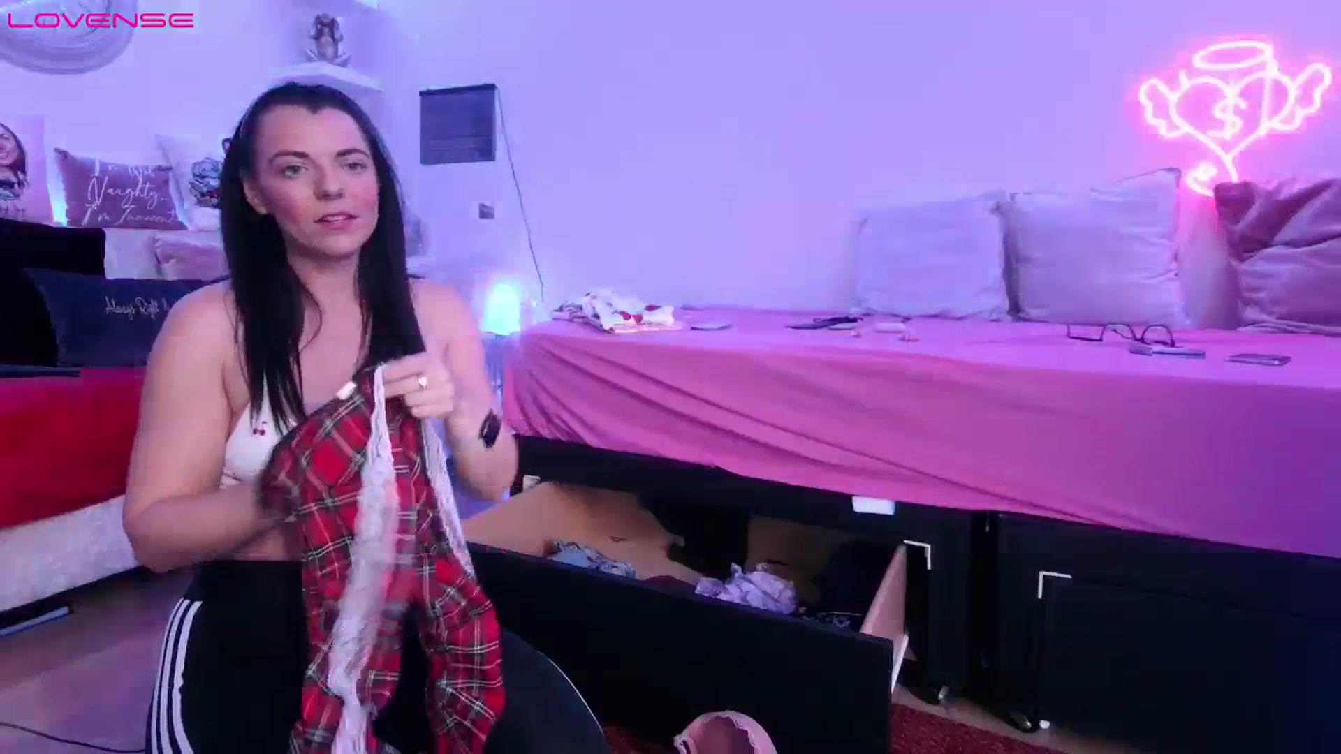 Gallery image thumbnail from innocentSamx's myfreecams stream on, 07/26/2023, 14:01 image 5 of 20