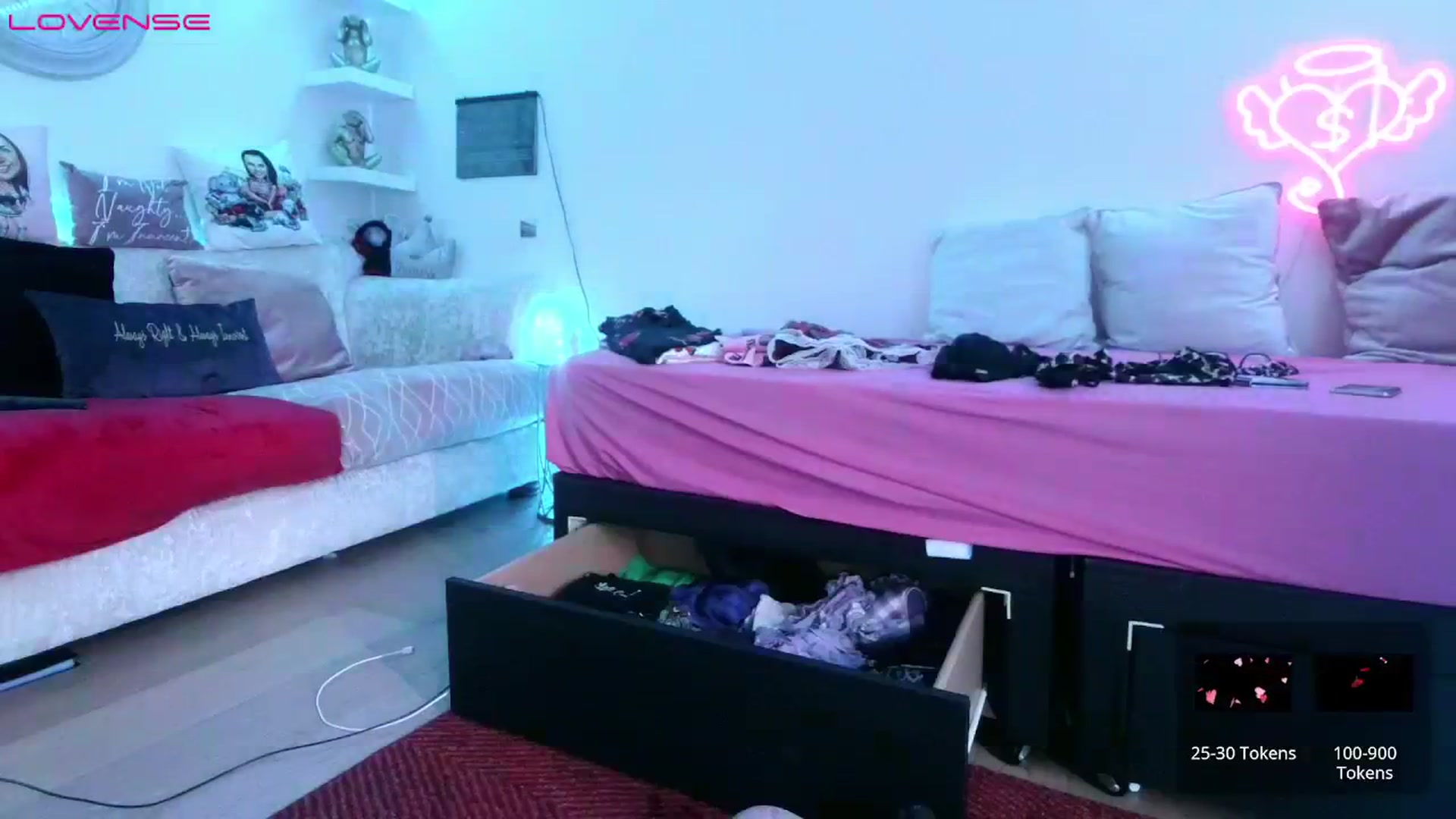 Gallery image thumbnail from innocentSamx's myfreecams stream on, 07/26/2023, 14:01 image 13 of 20