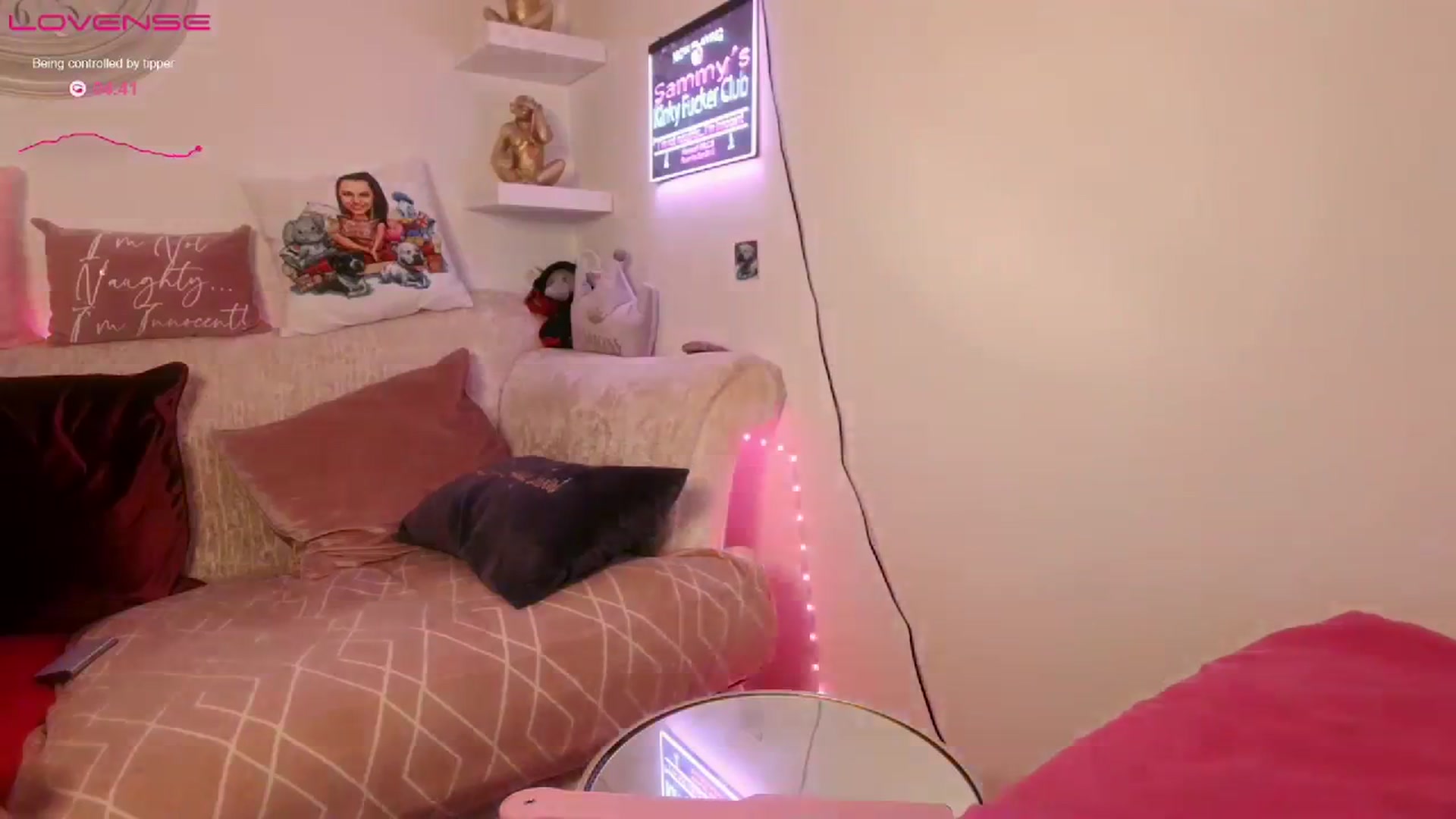Gallery image thumbnail from innocentSamx's myfreecams stream on, 08/06/2023, 12:57 image 9 of 20