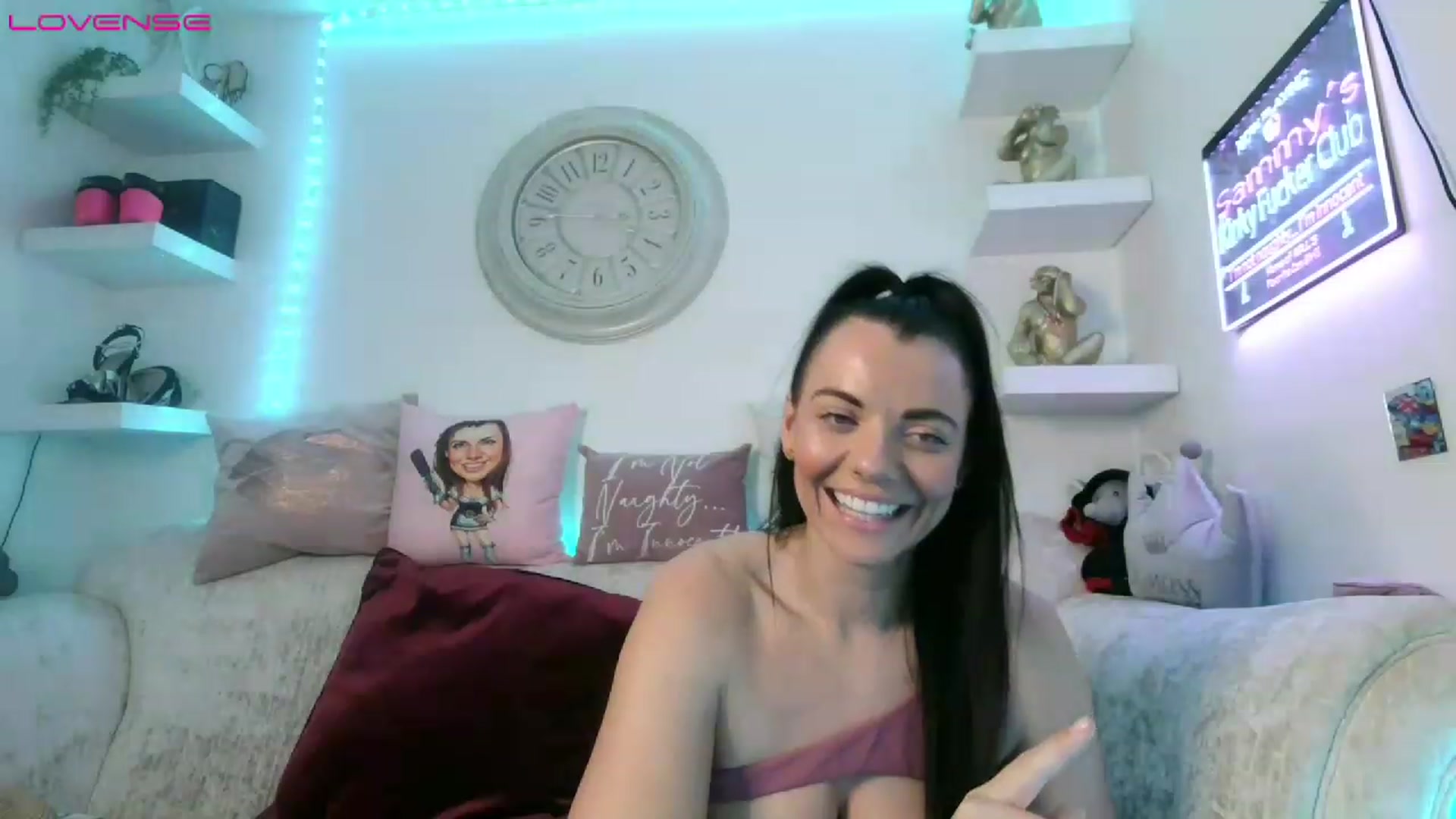 Gallery image thumbnail from innocentSamx's myfreecams stream on, 08/06/2023, 14:58 image 13 of 20