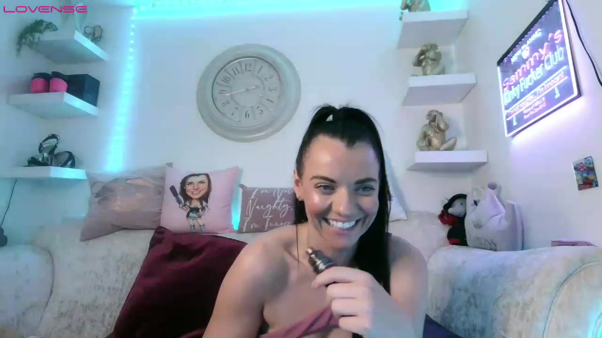 Gallery image thumbnail from innocentSamx's myfreecams stream on, 08/06/2023, 14:58 image 11 of 20