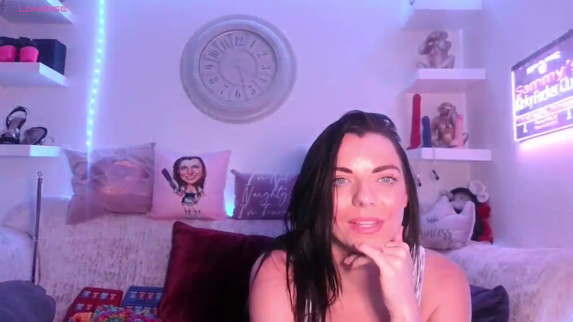 Gallery image thumbnail from innocentSamx's myfreecams stream on, 08/19/2023, 16:24 image 19 of 20