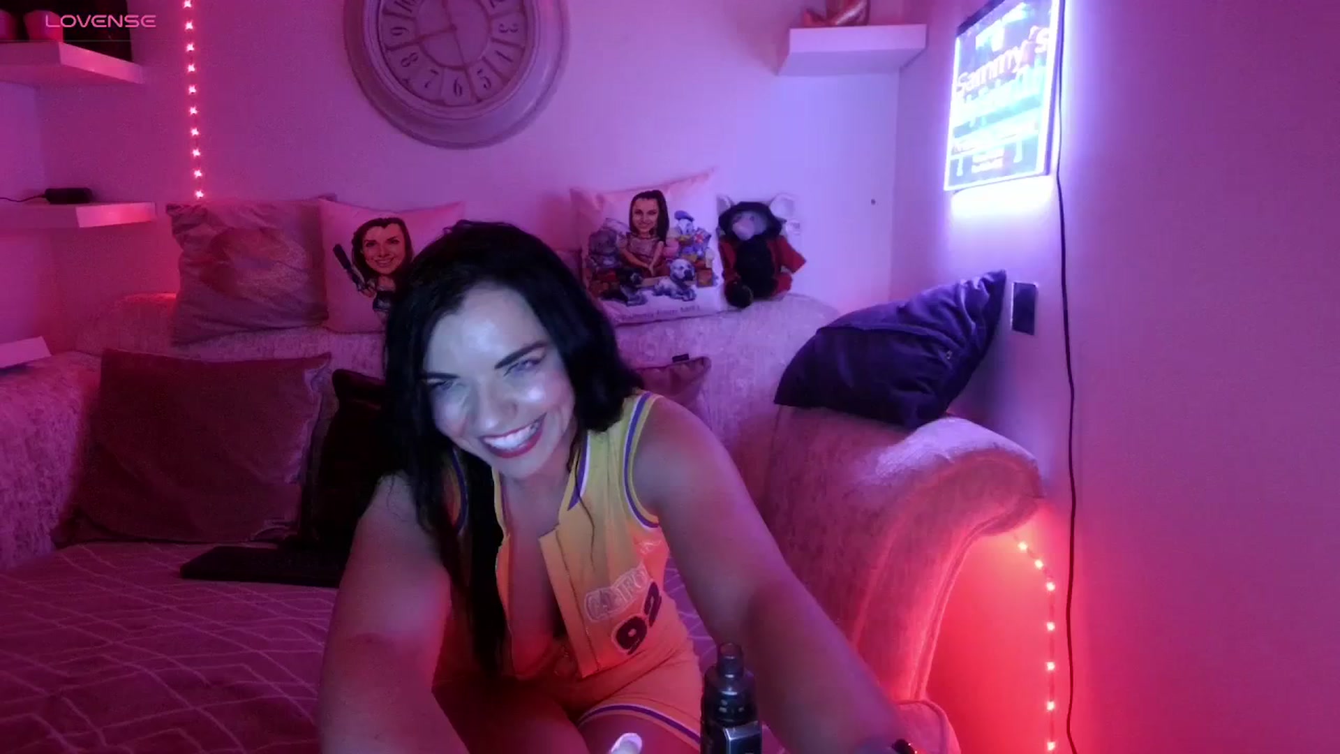 Gallery image thumbnail from innocentSamx's myfreecams stream on, 08/29/2023, 19:34 image 16 of 20