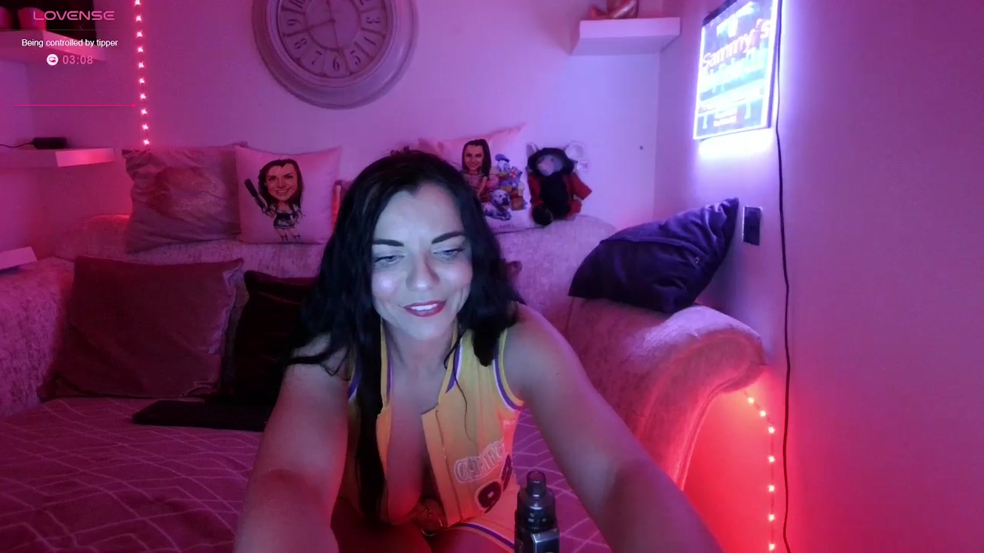 Gallery image thumbnail from innocentSamx's myfreecams stream on, 08/29/2023, 19:34 image 17 of 20