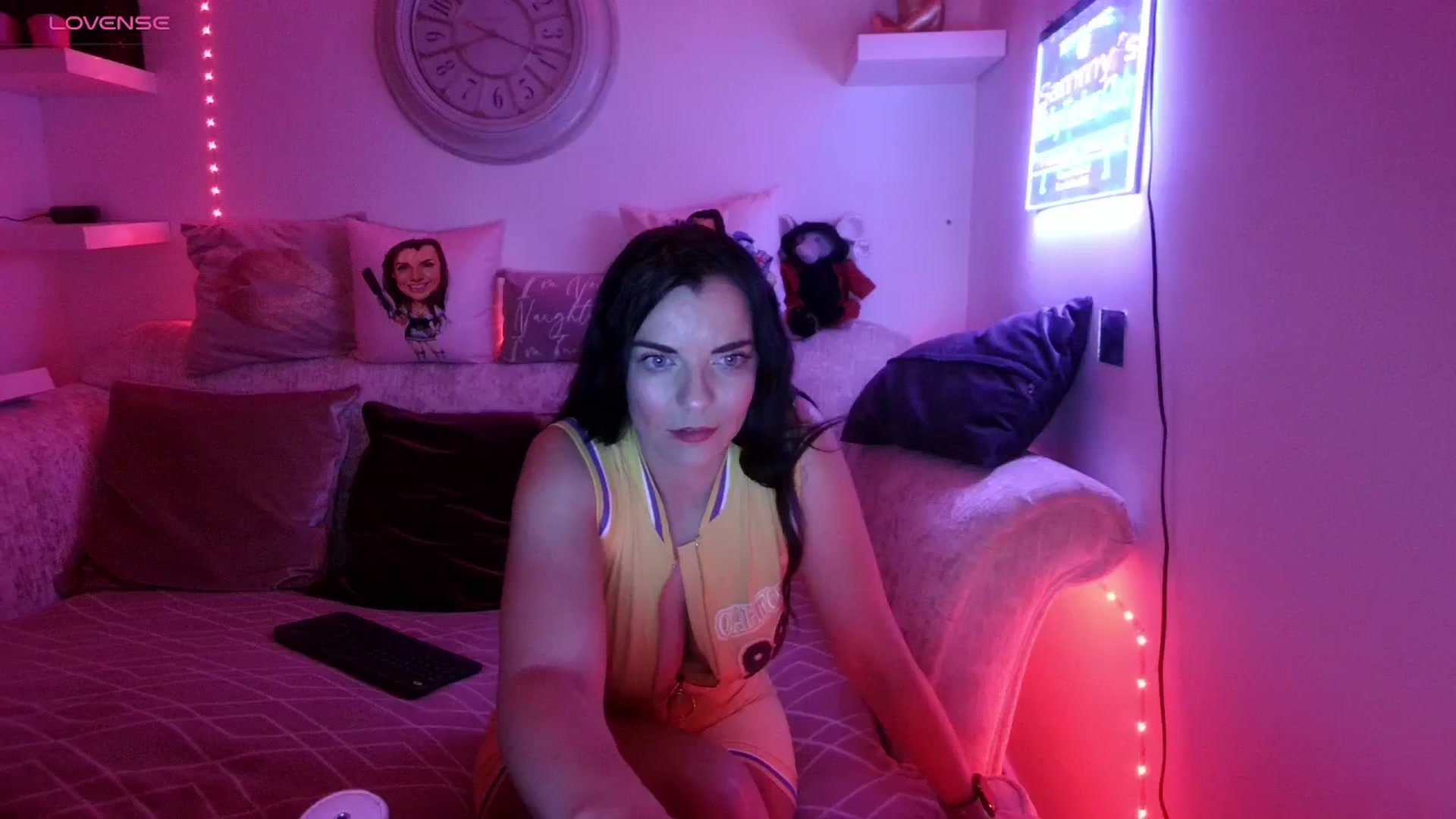 Gallery image thumbnail from innocentSamx's myfreecams stream on, 08/29/2023, 19:34 image 8 of 20