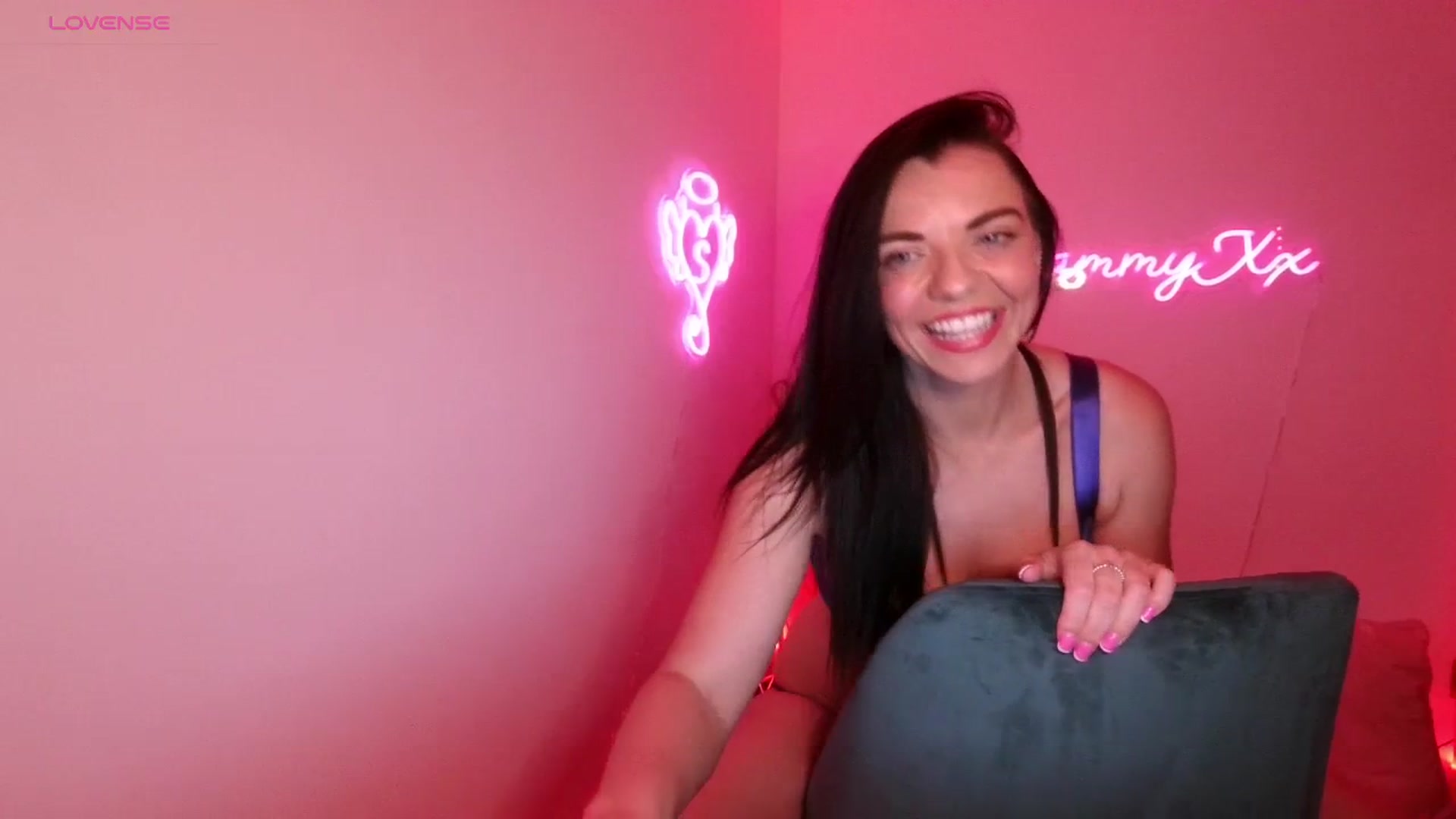 Gallery image thumbnail from innocentSamx's myfreecams stream on, 08/30/2023, 14:33 image 11 of 20