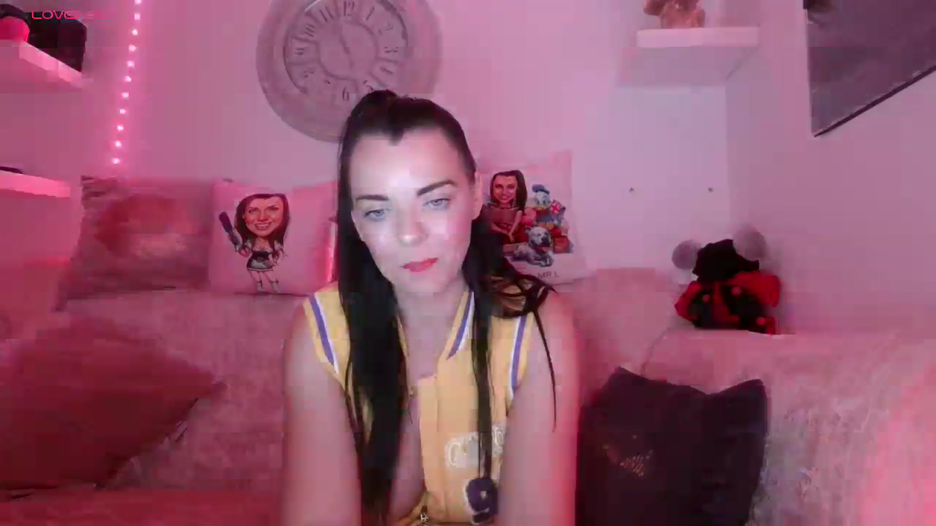 Gallery image thumbnail from innocentSamx's myfreecams stream on, 09/06/2023, 22:11 image 14 of 20