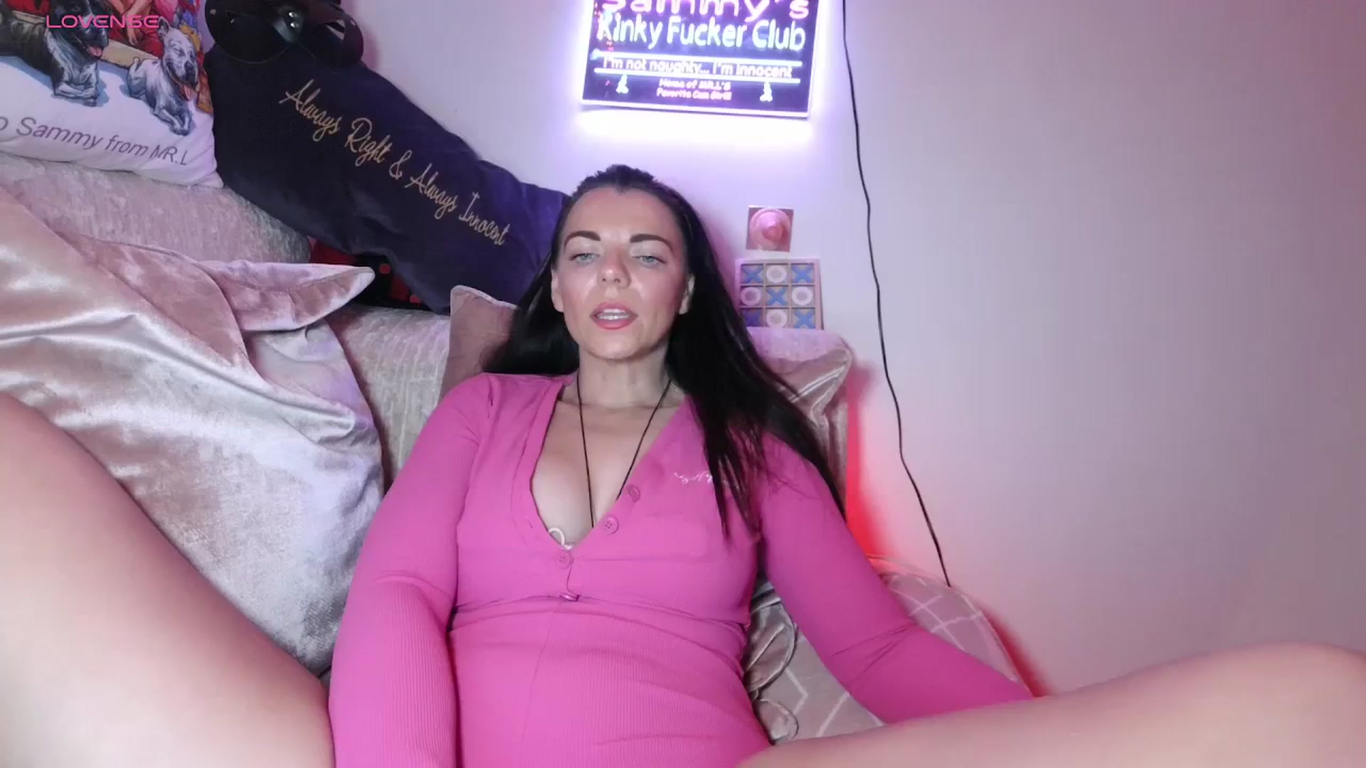 Gallery image thumbnail from innocentSamx's myfreecams stream on, 09/17/2023, 11:43 image 4 of 20