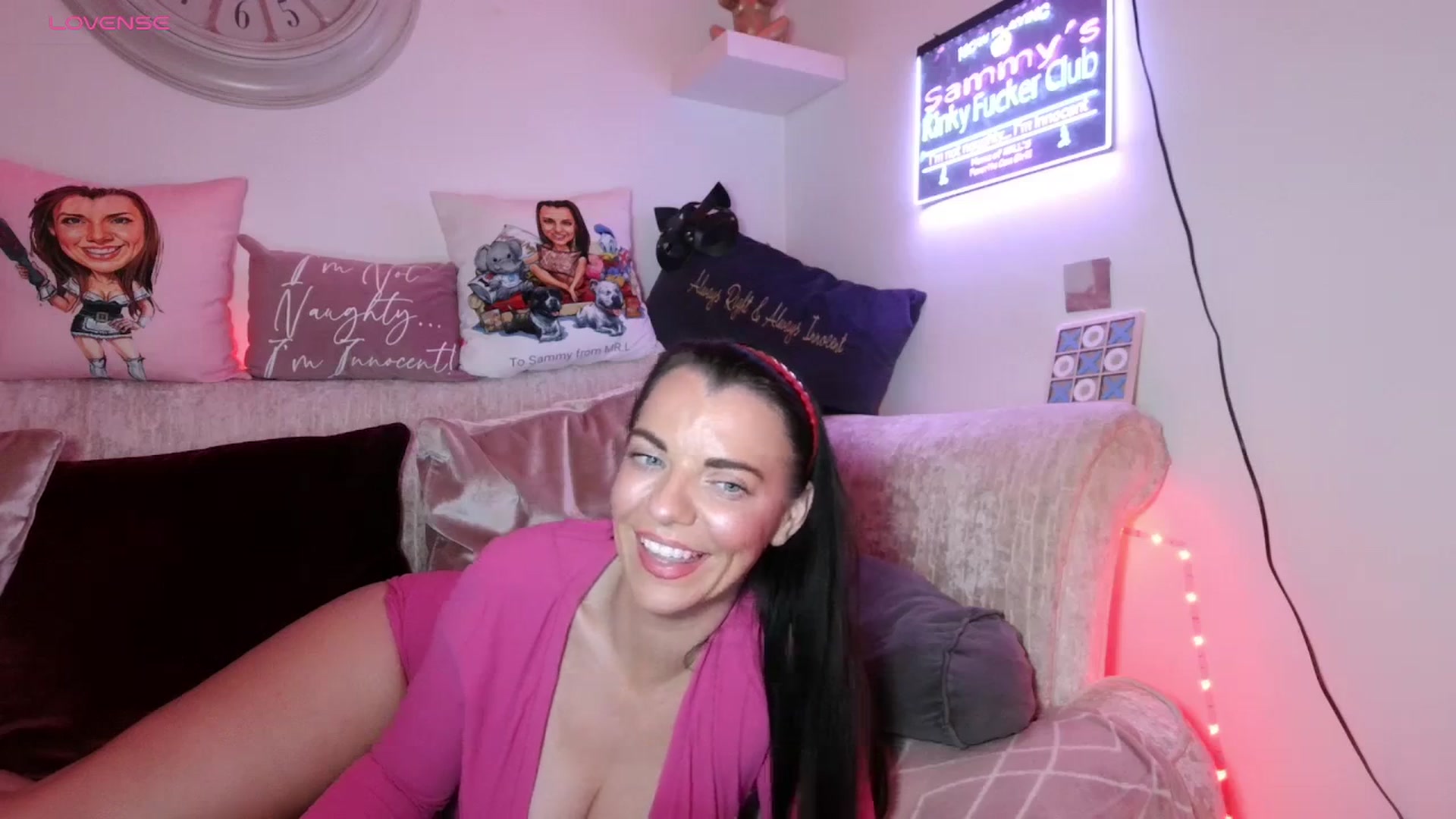 Gallery image thumbnail from innocentSamx's myfreecams stream on, 09/17/2023, 11:43 image 17 of 20