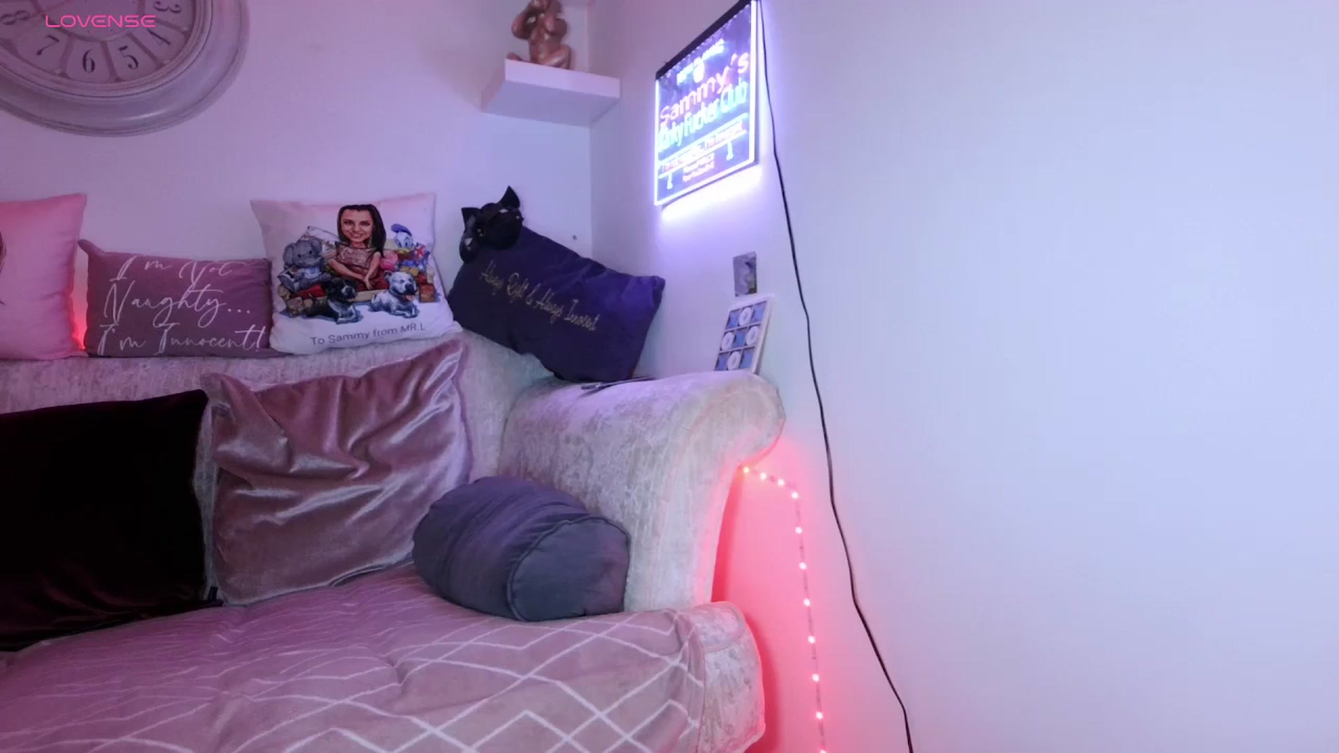 Gallery image thumbnail from innocentSamx's myfreecams stream on, 09/17/2023, 11:43 image 20 of 20