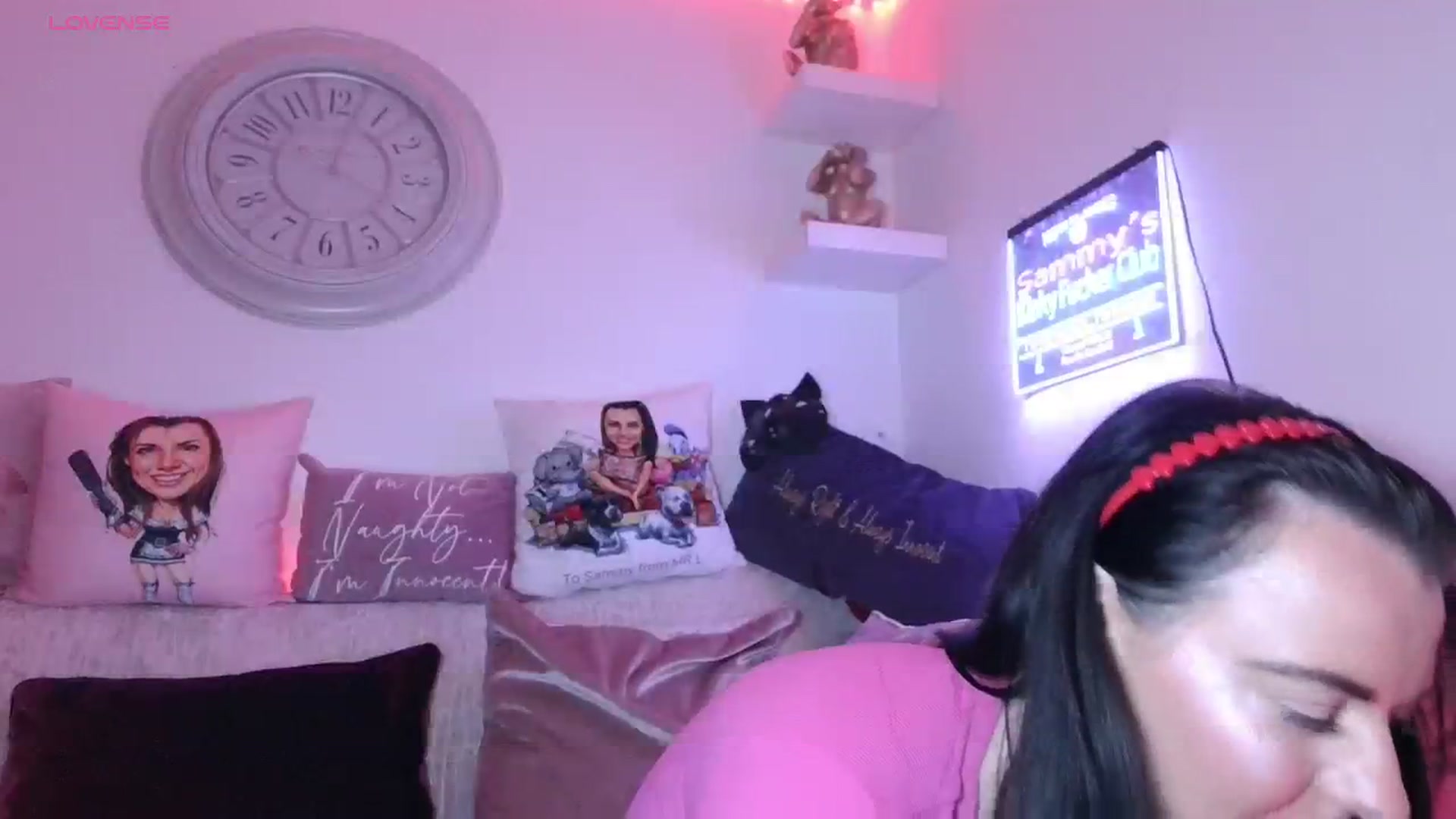 Gallery image thumbnail from innocentSamx's myfreecams stream on, 09/17/2023, 11:43 image 10 of 20
