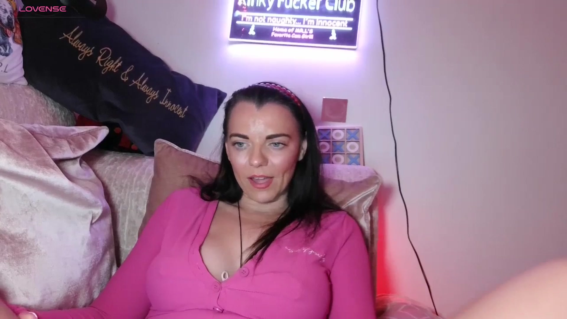 Gallery image thumbnail from innocentSamx's myfreecams stream on, 09/17/2023, 11:43 image 7 of 20