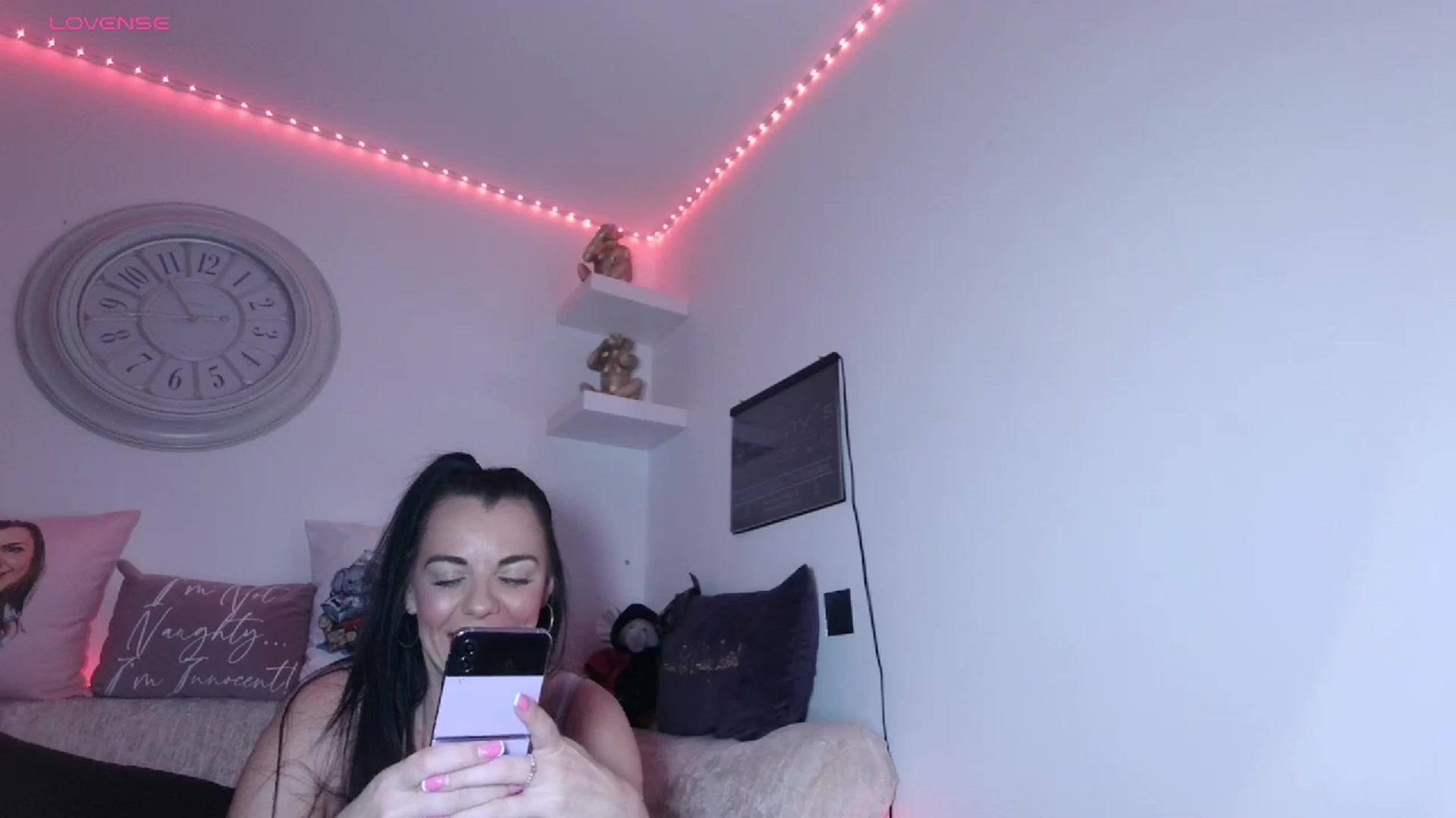 Gallery image thumbnail from innocentSamx's myfreecams stream on, 09/20/2023, 23:07 image 2 of 20