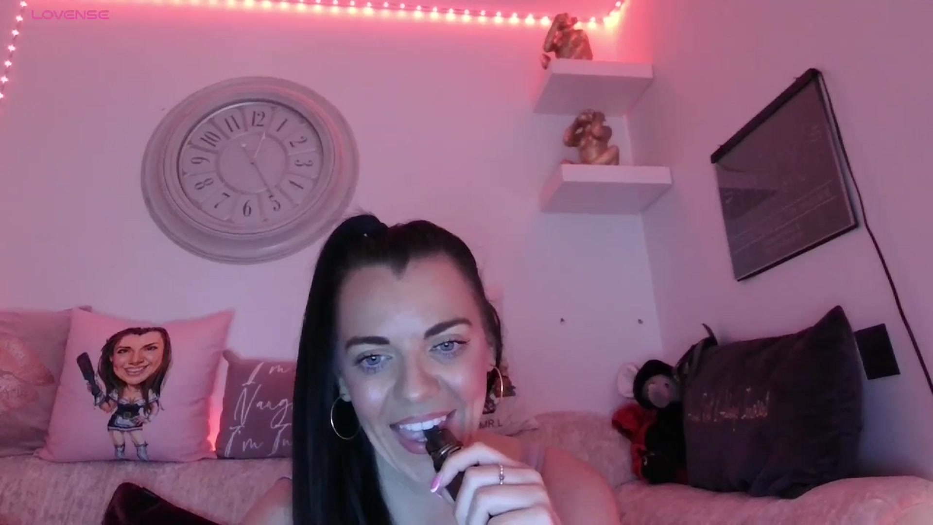 Gallery image thumbnail from innocentSamx's myfreecams stream on, 09/20/2023, 23:34 image 15 of 20