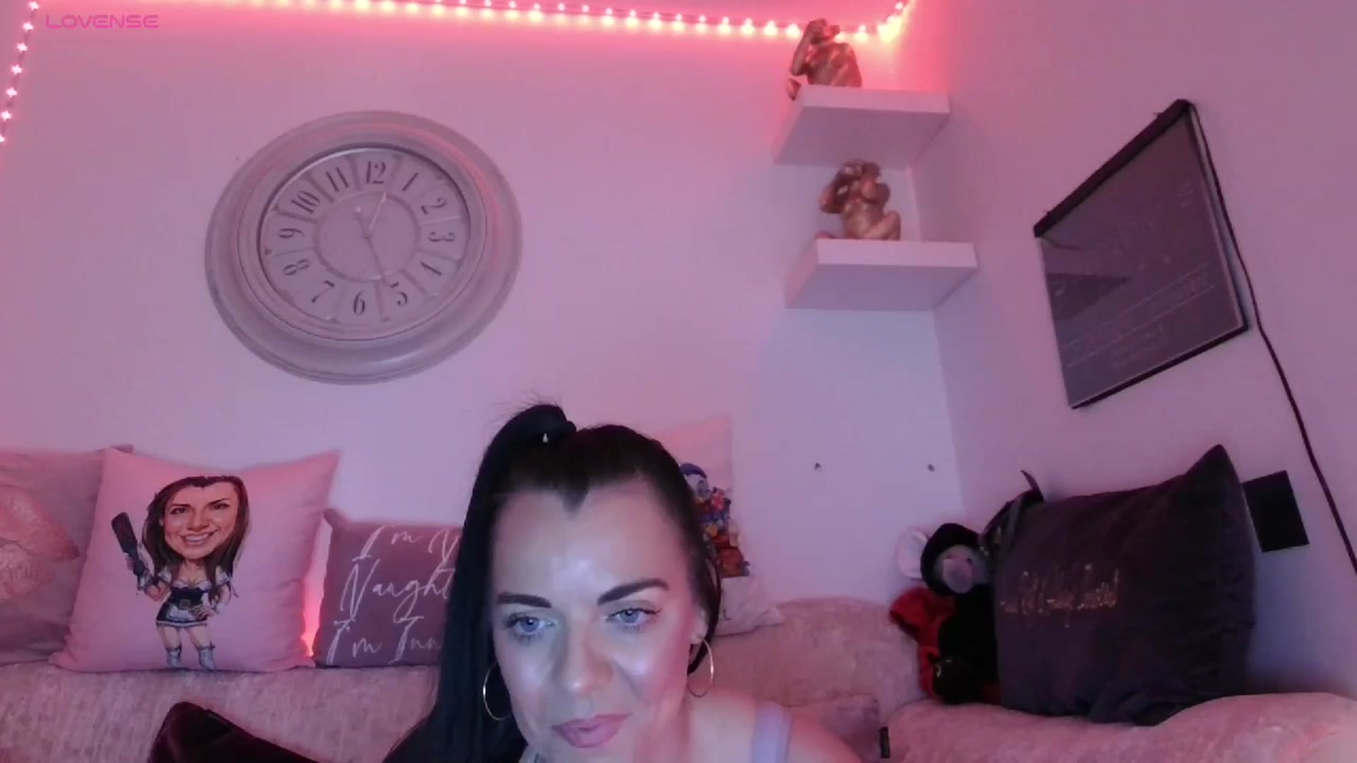 Gallery image thumbnail from innocentSamx's myfreecams stream on, 09/20/2023, 23:34 image 16 of 20