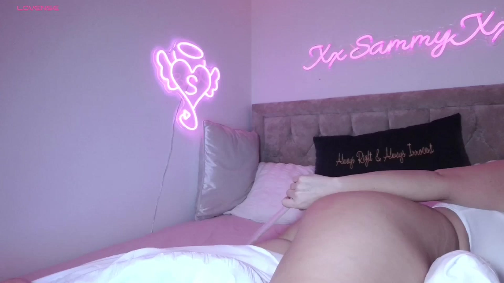 Gallery image thumbnail from innocentSamx's myfreecams stream on, 09/22/2023, 15:28 image 6 of 20