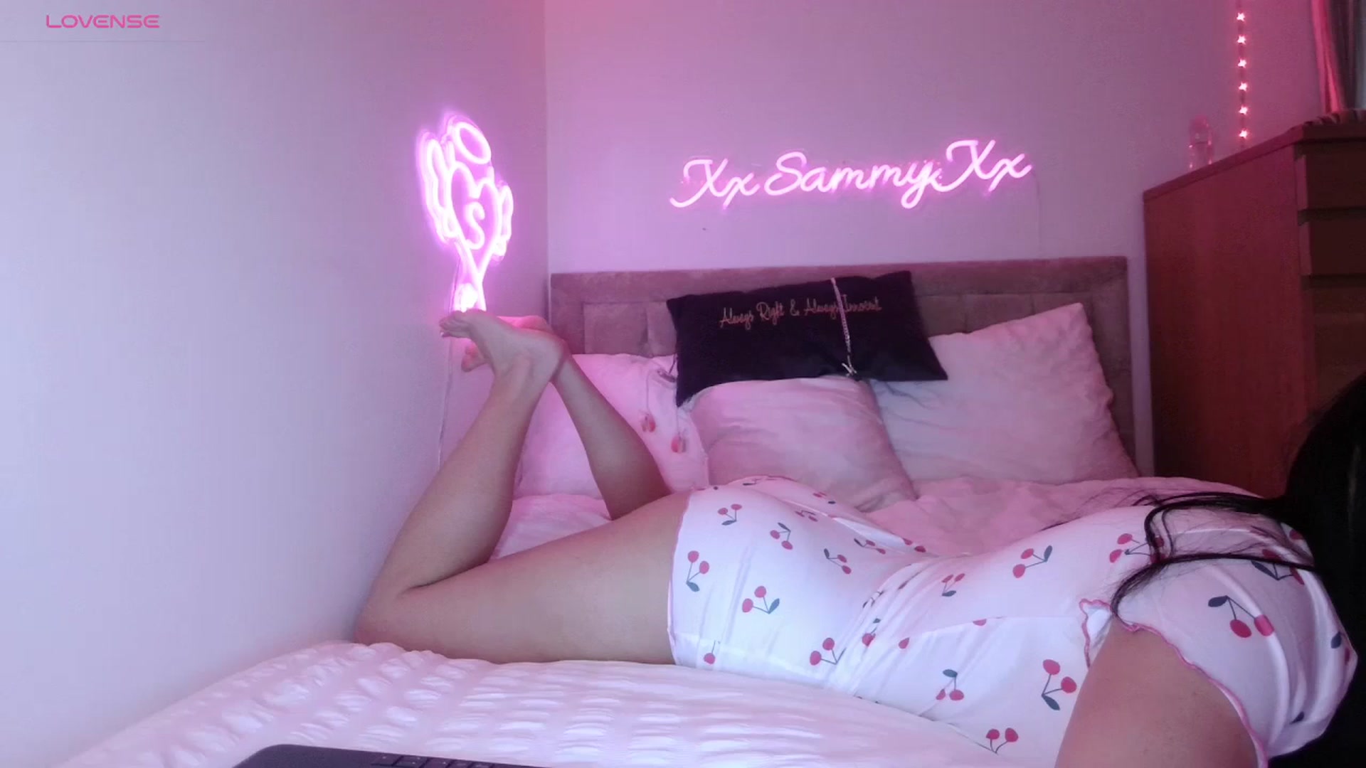 Gallery image thumbnail from innocentSamx's myfreecams stream on, 09/25/2023, 11:02 image 12 of 20