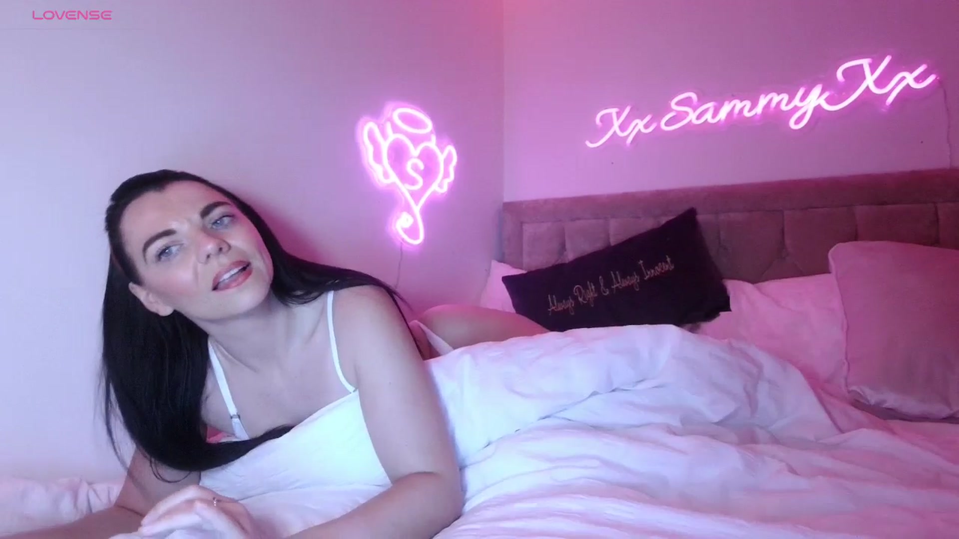Gallery image thumbnail from innocentSamx's myfreecams stream on, 09/25/2023, 13:42 image 18 of 20