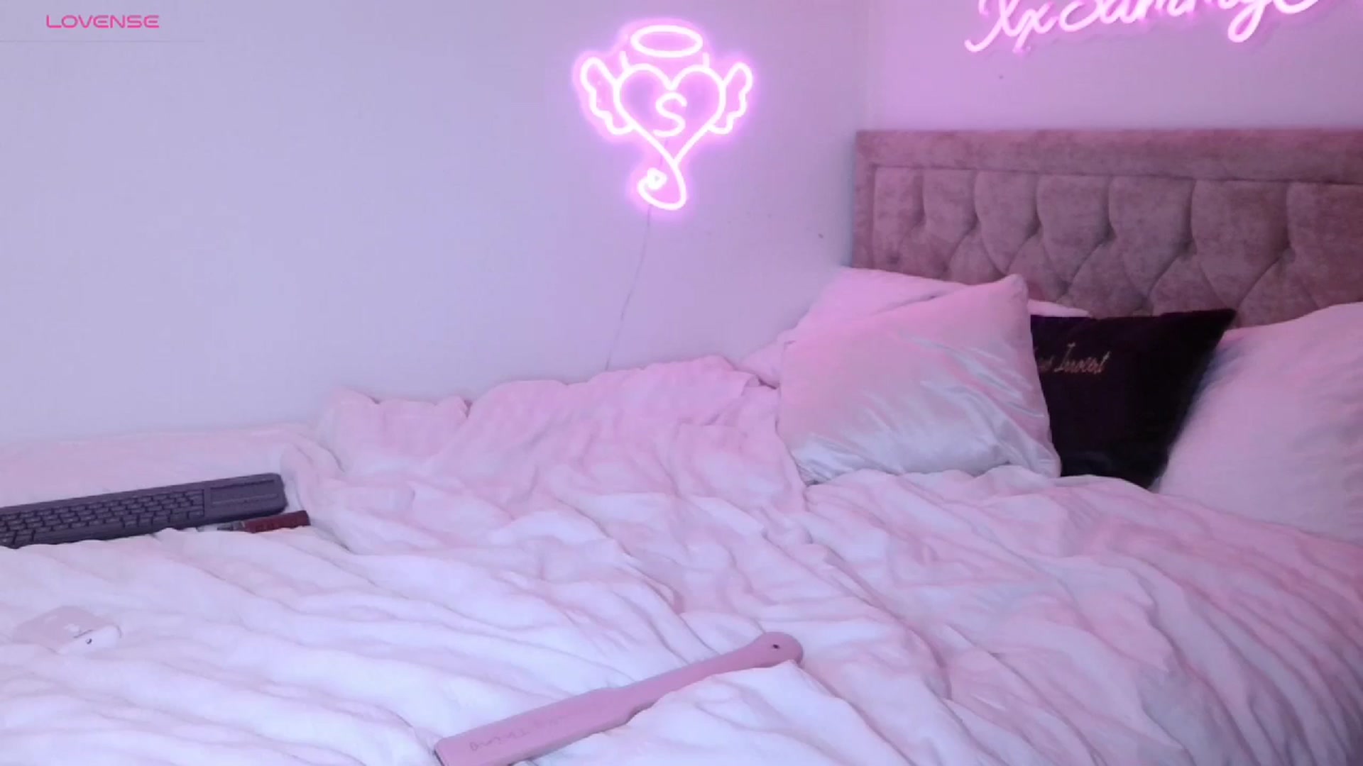 Gallery image thumbnail from innocentSamx's myfreecams stream on, 09/26/2023, 20:34 image 10 of 20