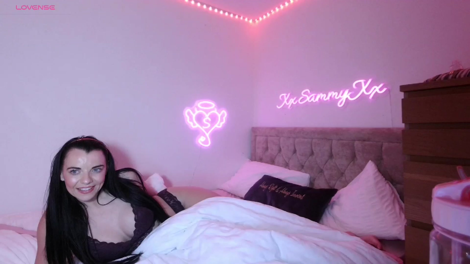 Gallery image thumbnail from innocentSamx's myfreecams stream on, 09/26/2023, 21:58 image 8 of 20