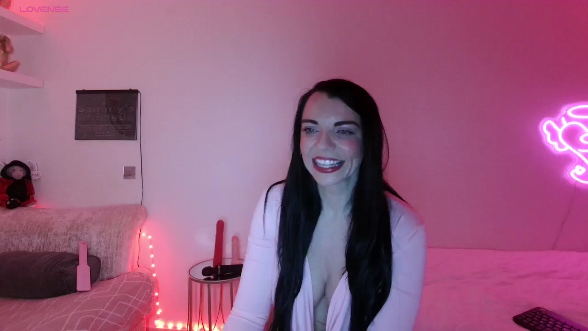 Gallery image thumbnail from innocentSamx's myfreecams stream on, 09/27/2023, 15:40 image 6 of 20
