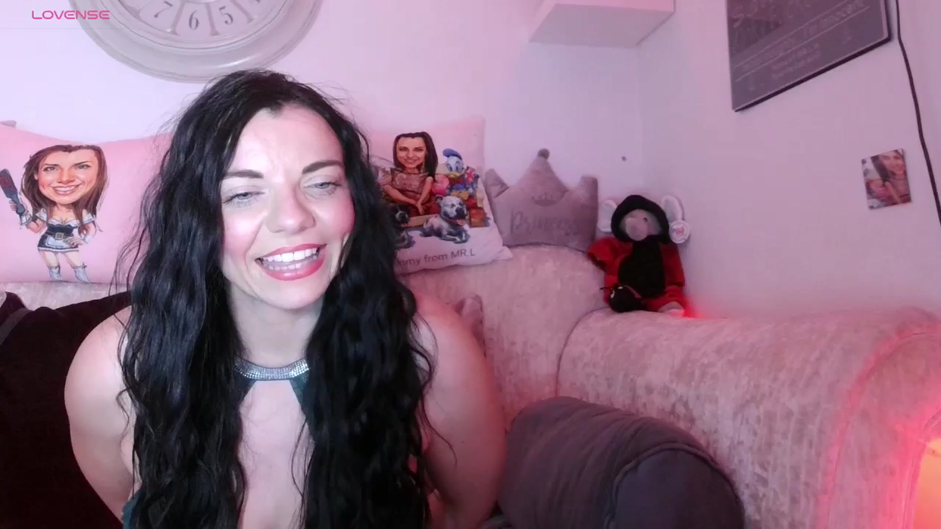 Gallery image thumbnail from innocentSamx's myfreecams stream on, 09/28/2023, 21:43 image 1 of 20