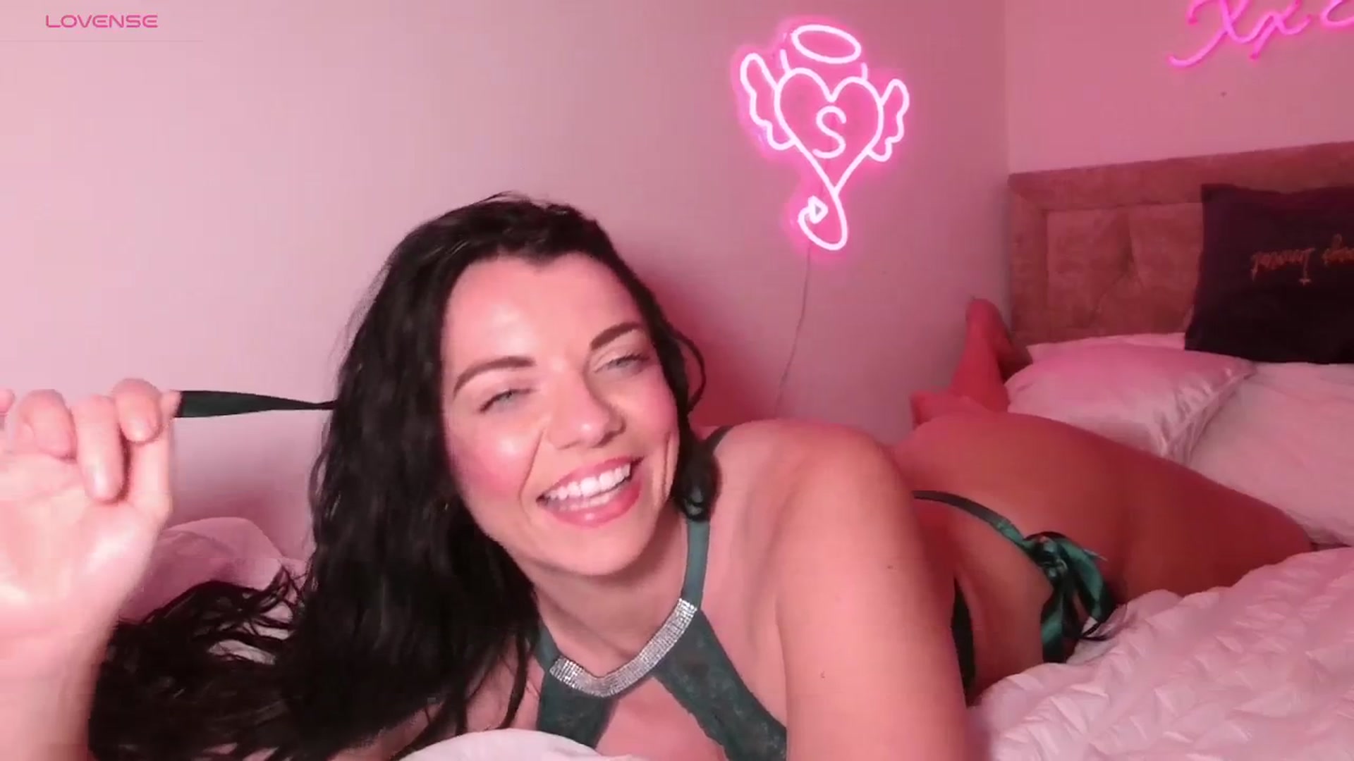 Gallery image thumbnail from innocentSamx's myfreecams stream on, 09/28/2023, 22:22 image 16 of 20