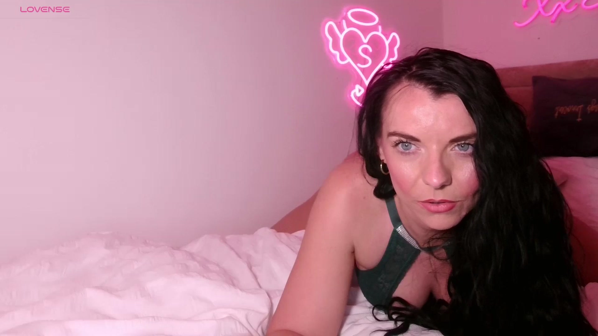 Gallery image thumbnail from innocentSamx's myfreecams stream on, 09/28/2023, 22:22 image 11 of 20