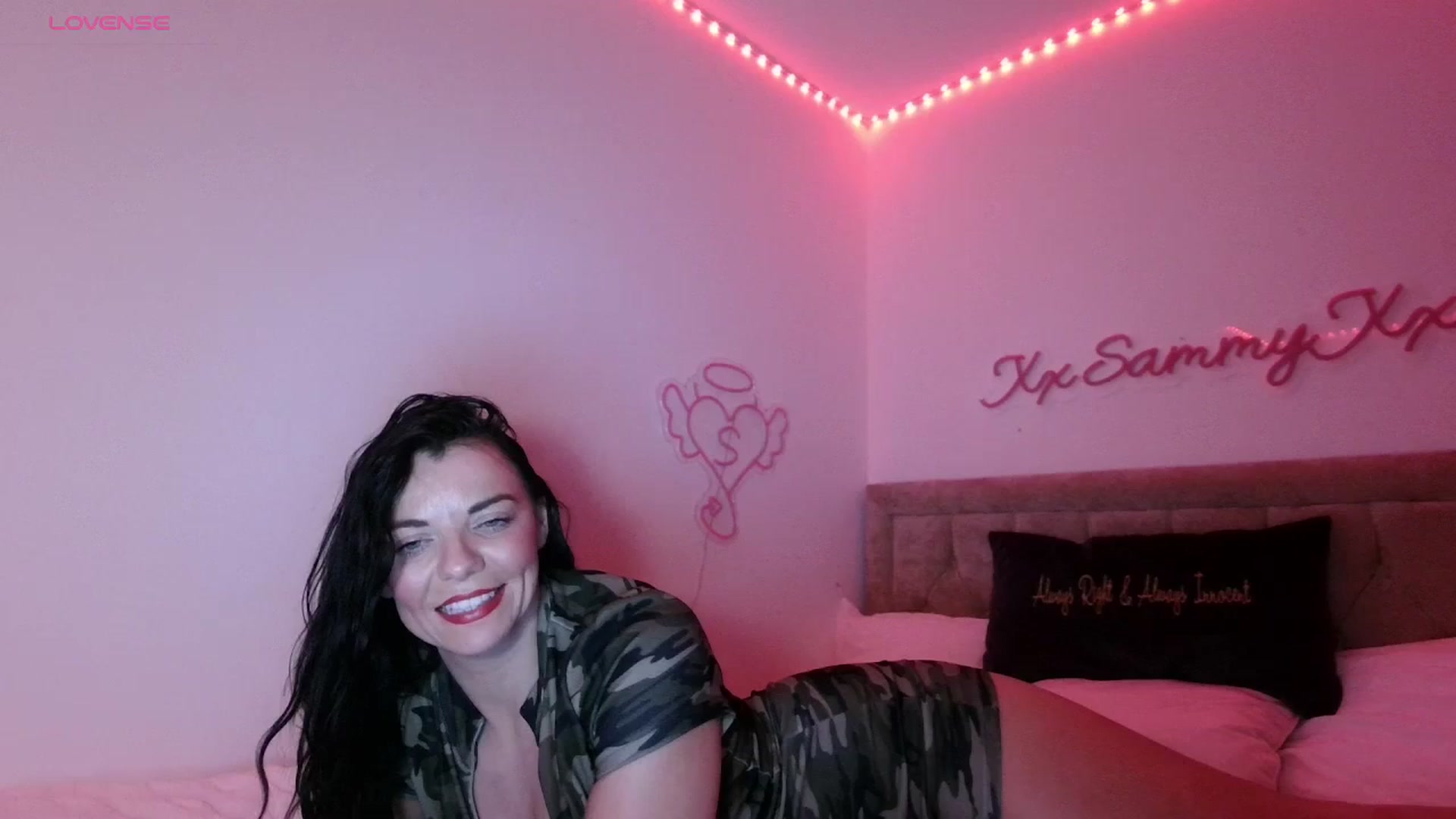 Gallery image thumbnail from innocentSamx's myfreecams stream on, 10/06/2023, 20:34 image 13 of 20