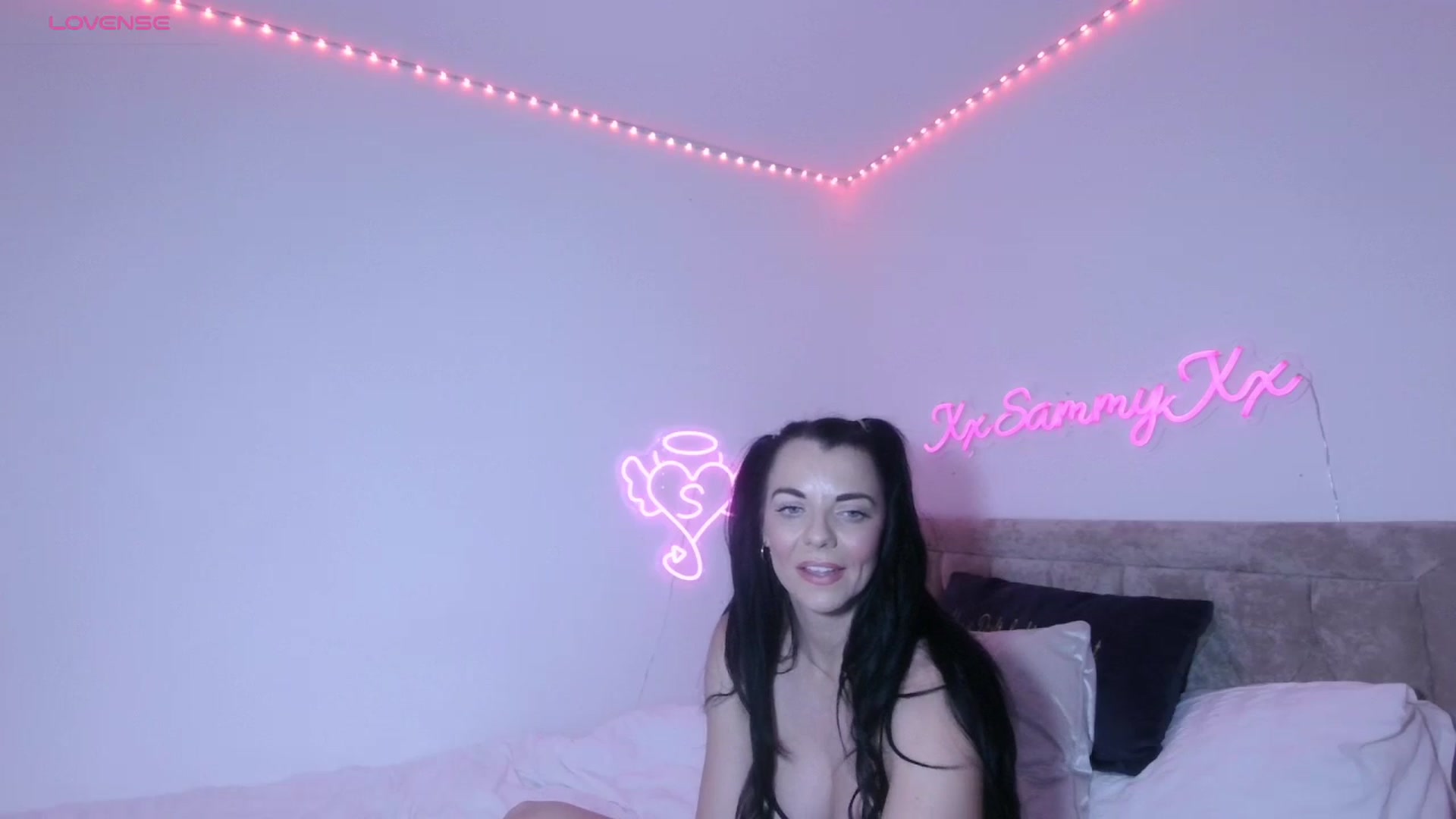 Gallery image thumbnail from innocentSamx's myfreecams stream on, 10/10/2023, 14:53 image 5 of 20