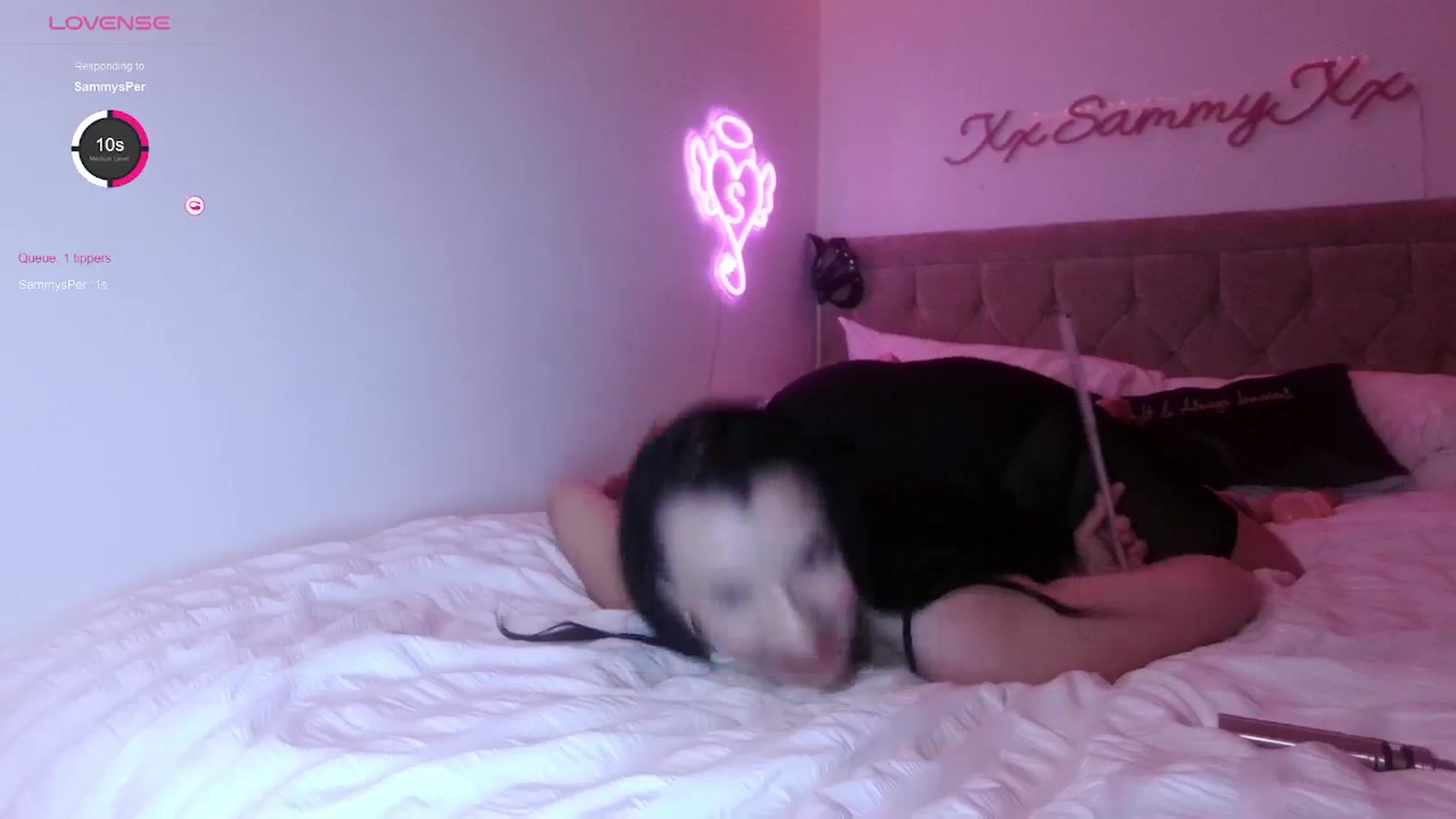 Gallery image thumbnail from innocentSamx's myfreecams stream on, 10/13/2023, 21:17 image 14 of 20