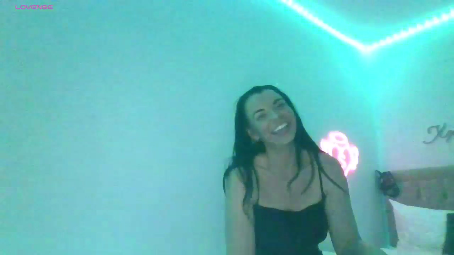 Gallery image thumbnail from innocentSamx's myfreecams stream on, 10/13/2023, 22:15 image 17 of 20