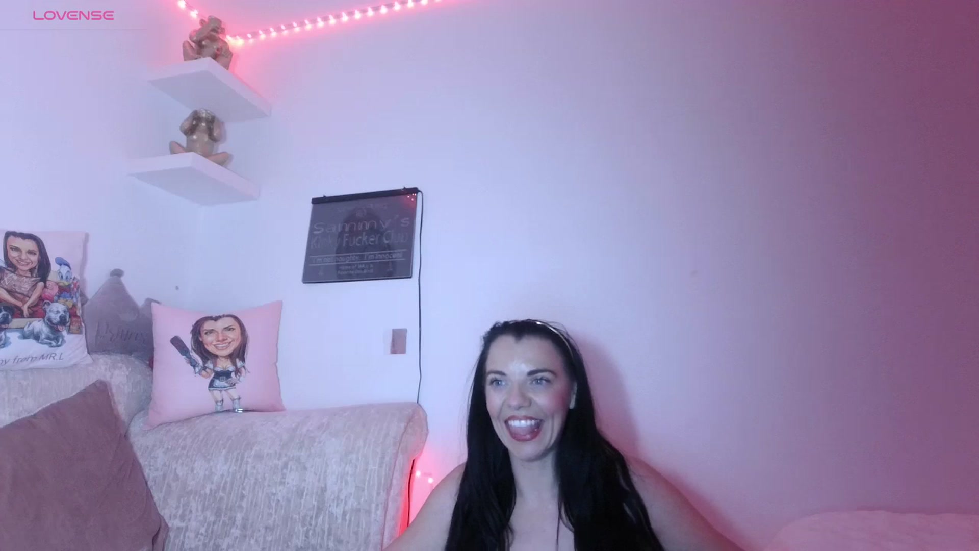 Gallery image thumbnail from innocentSamx's myfreecams stream on, 10/15/2023, 17:05 image 15 of 20