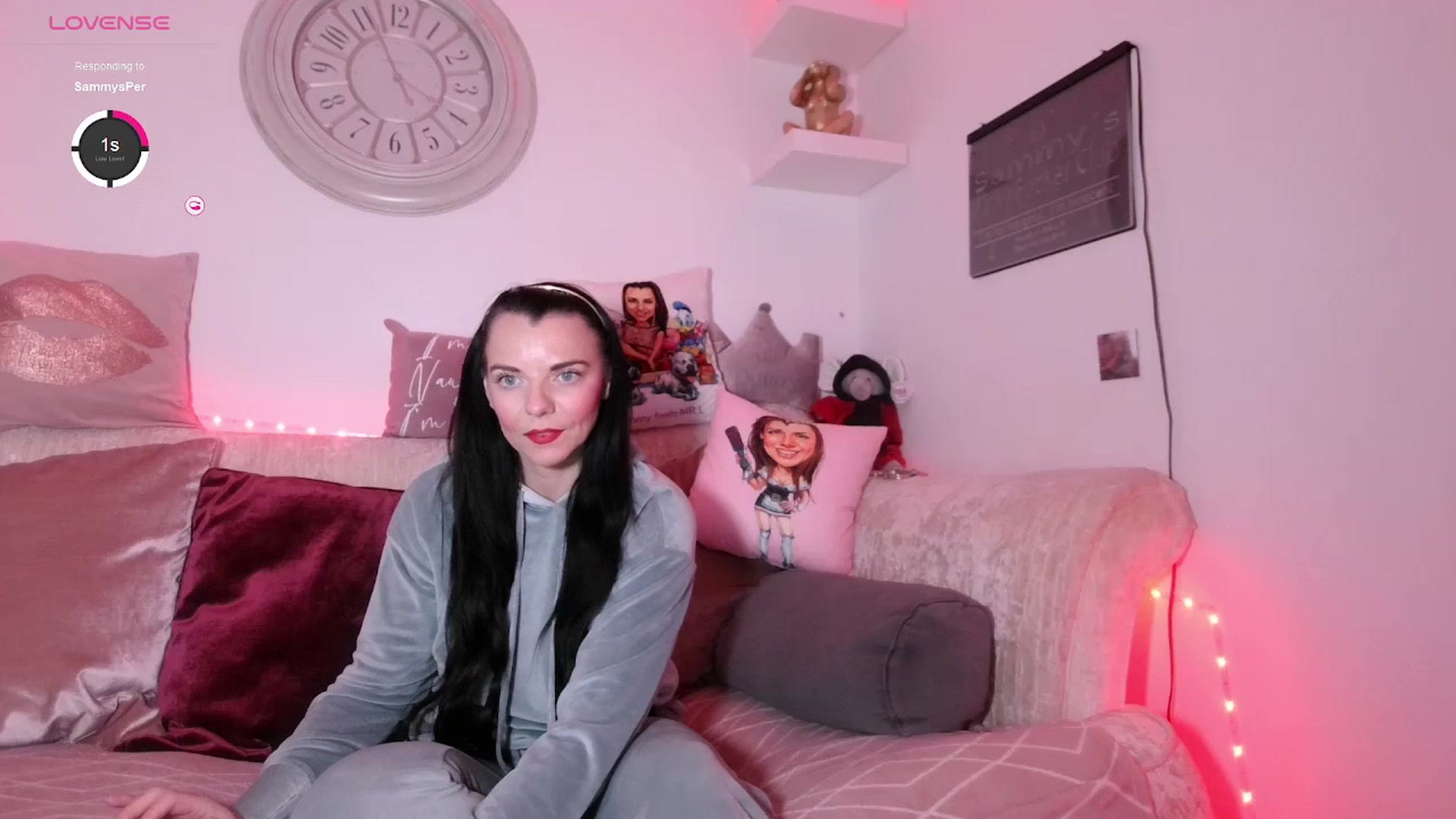 Gallery image thumbnail from innocentSamx's myfreecams stream on, 10/15/2023, 17:05 image 2 of 20